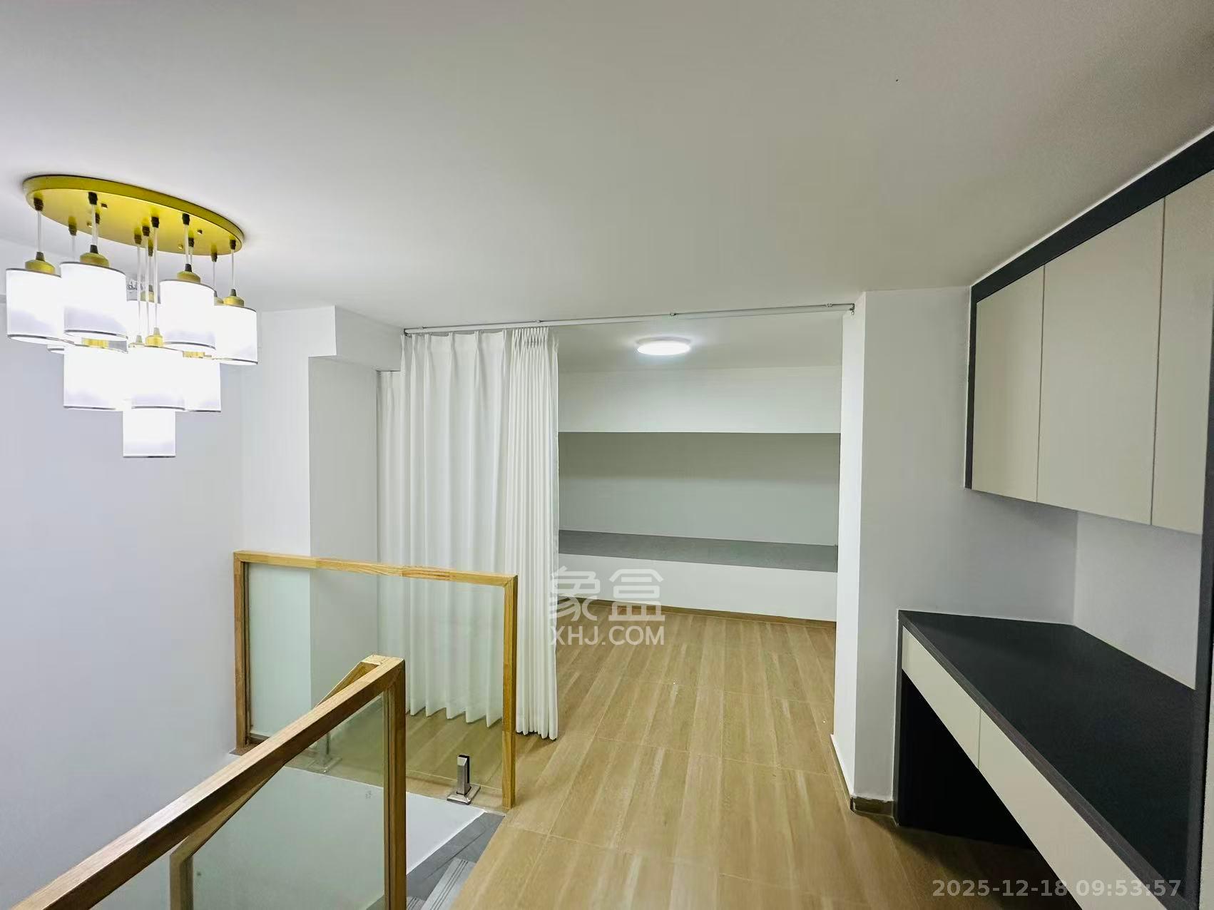 龙湖铂金岛  2室2厅1卫    2100.0元/月室内图