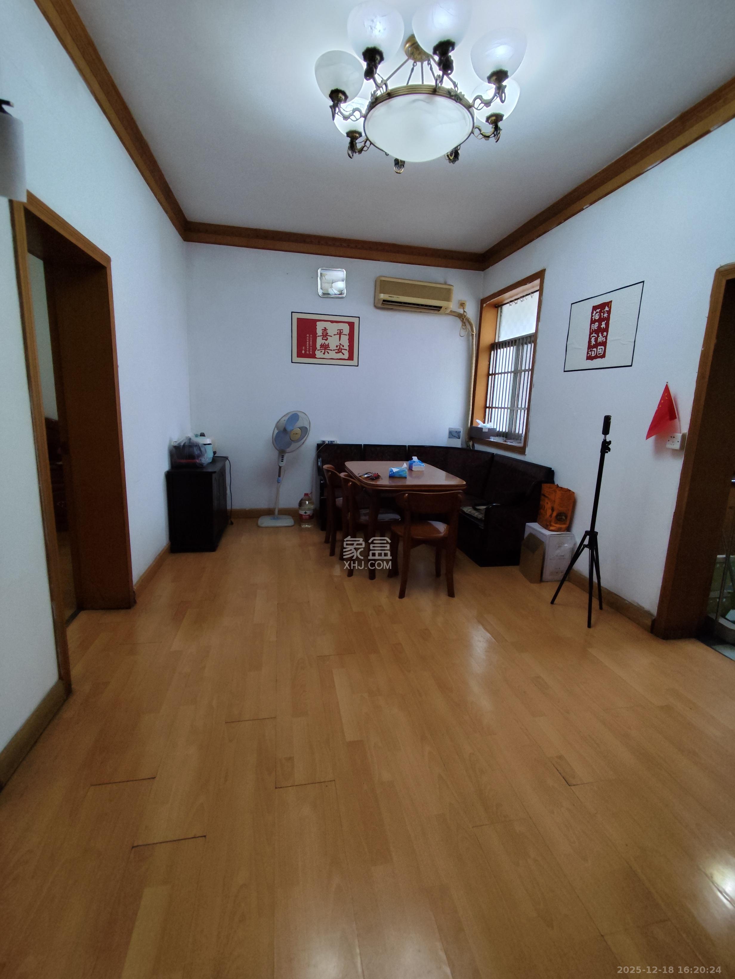 五一东村  3室2厅1卫    1600.0元/月