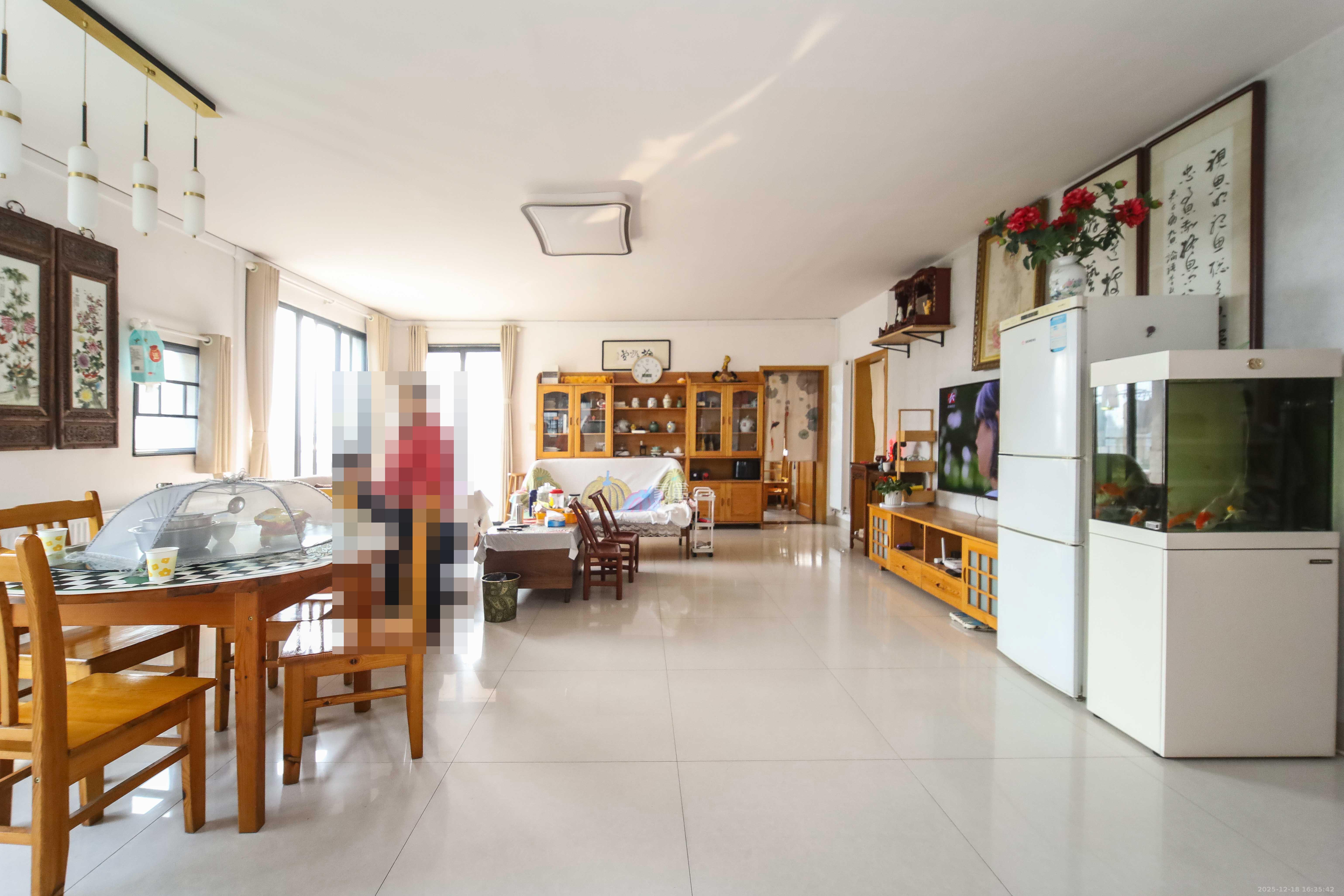 西街花园  3室2厅2卫    140.0万