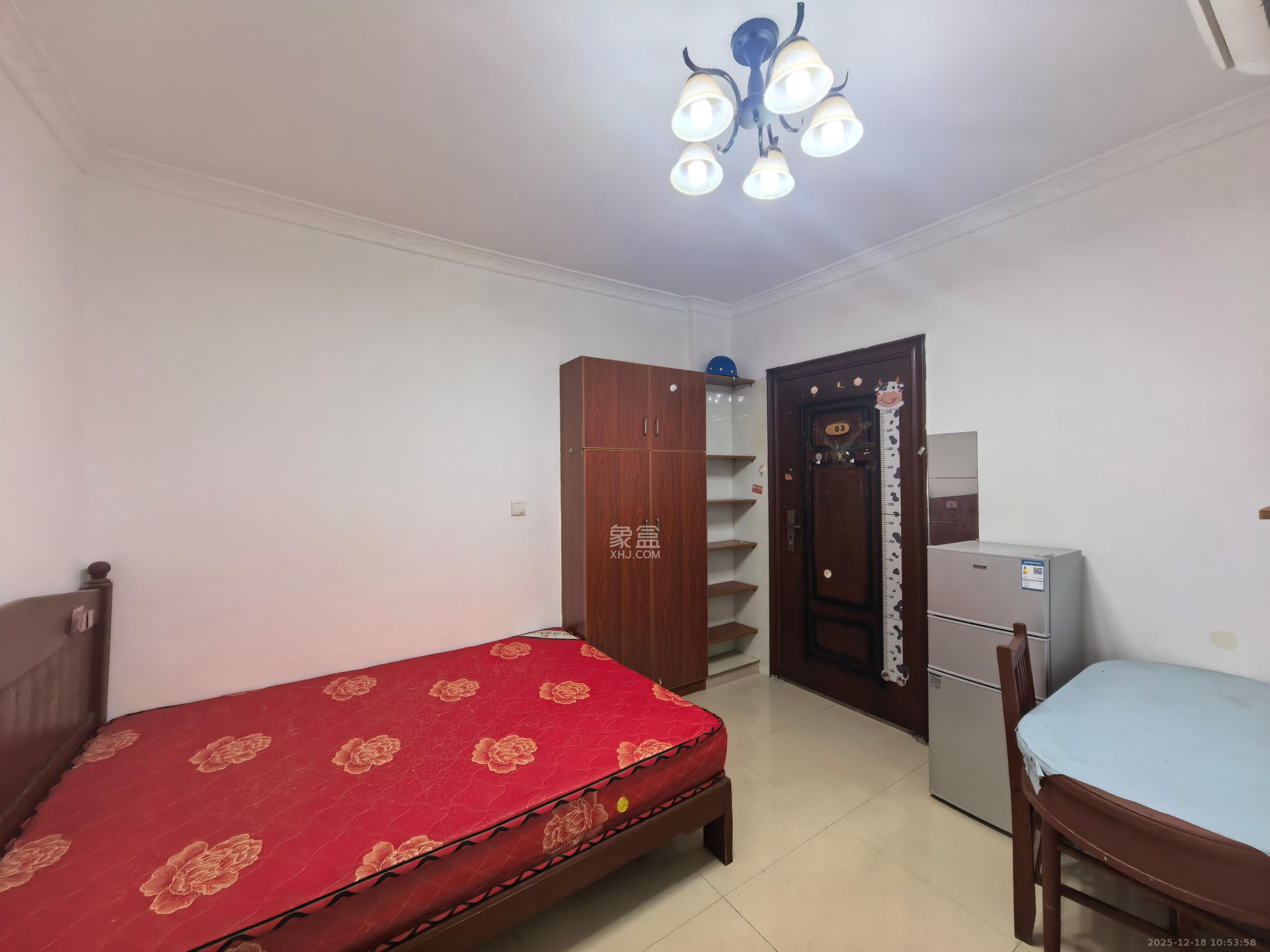 望龙小区  1室0厅1卫    700.0元/月