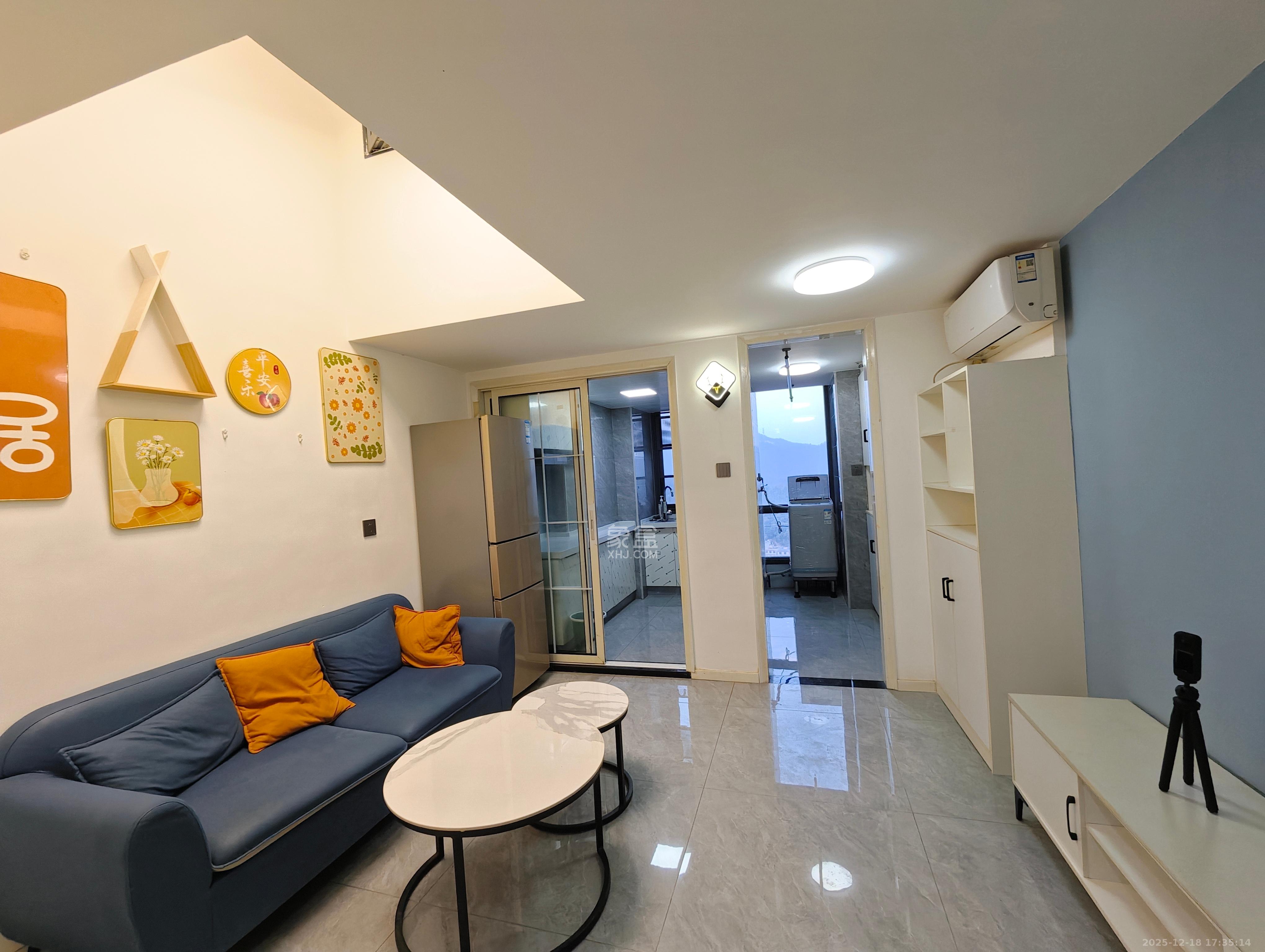 天麓轻奢国际  2室1厅1卫    1900.0元/月