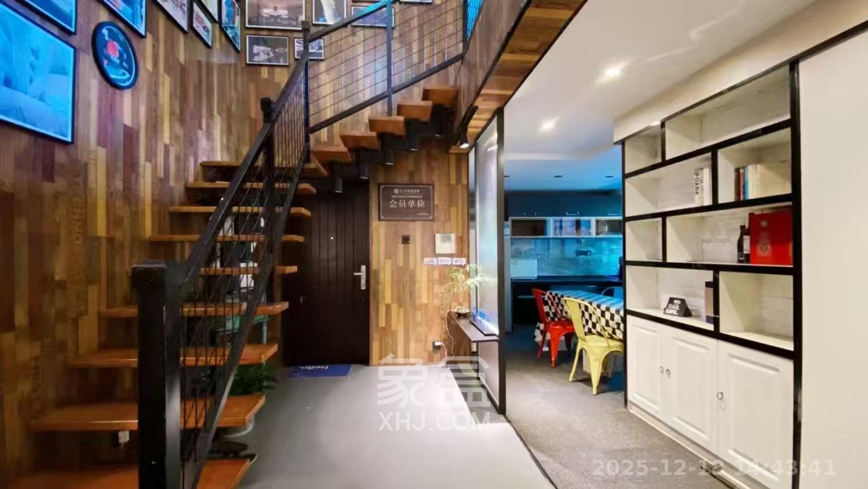 融科檀香山（融科紫檀、香山国际）  4室2厅1卫    5500.0元/月