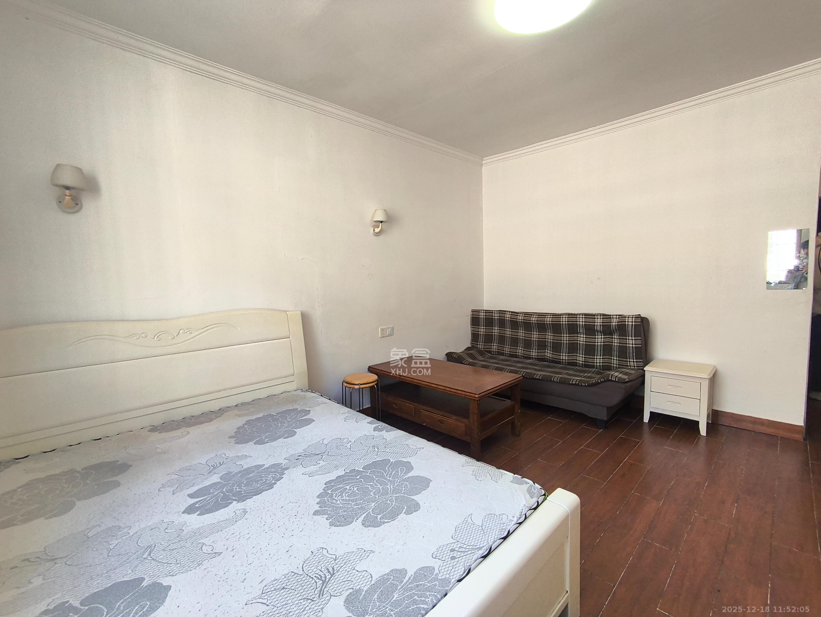 星沙三区  1室0厅0卫    800.0元/月