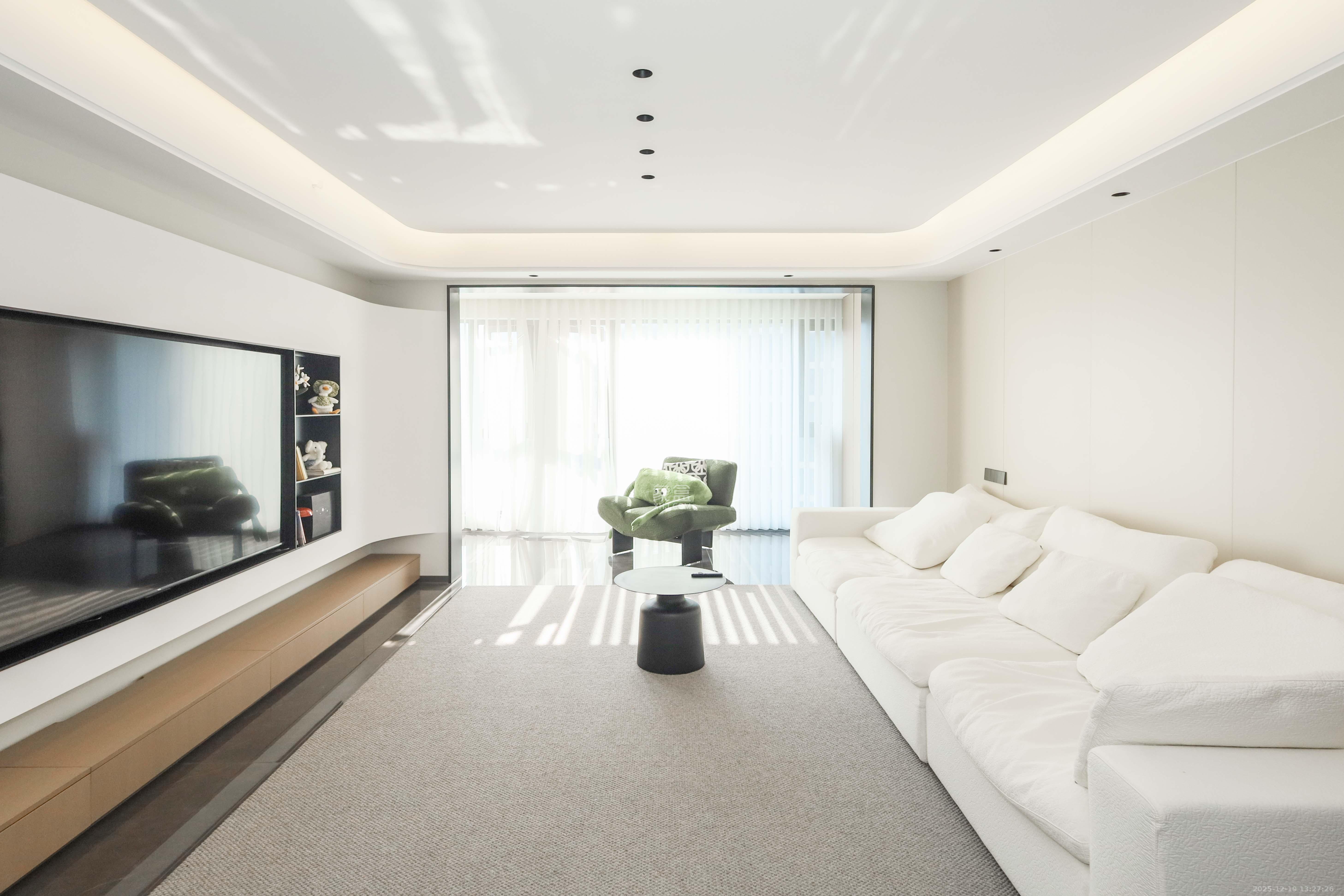 绿地麓云国际一期  5室2厅2卫    286.0万