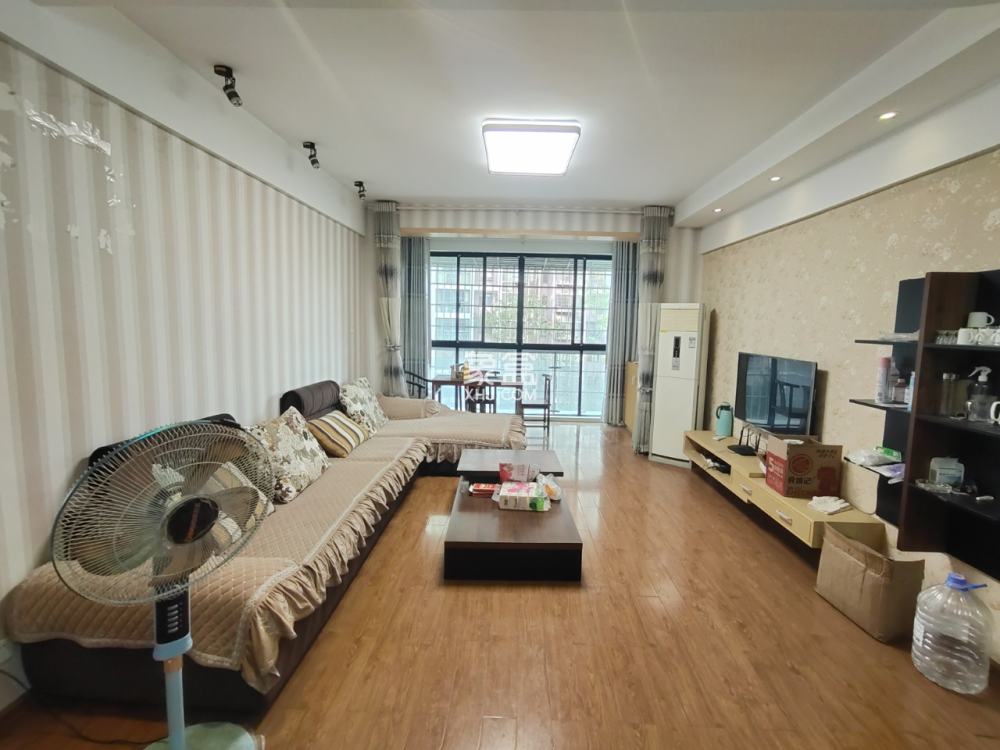 樱花地带  3室2厅2卫    46.0万