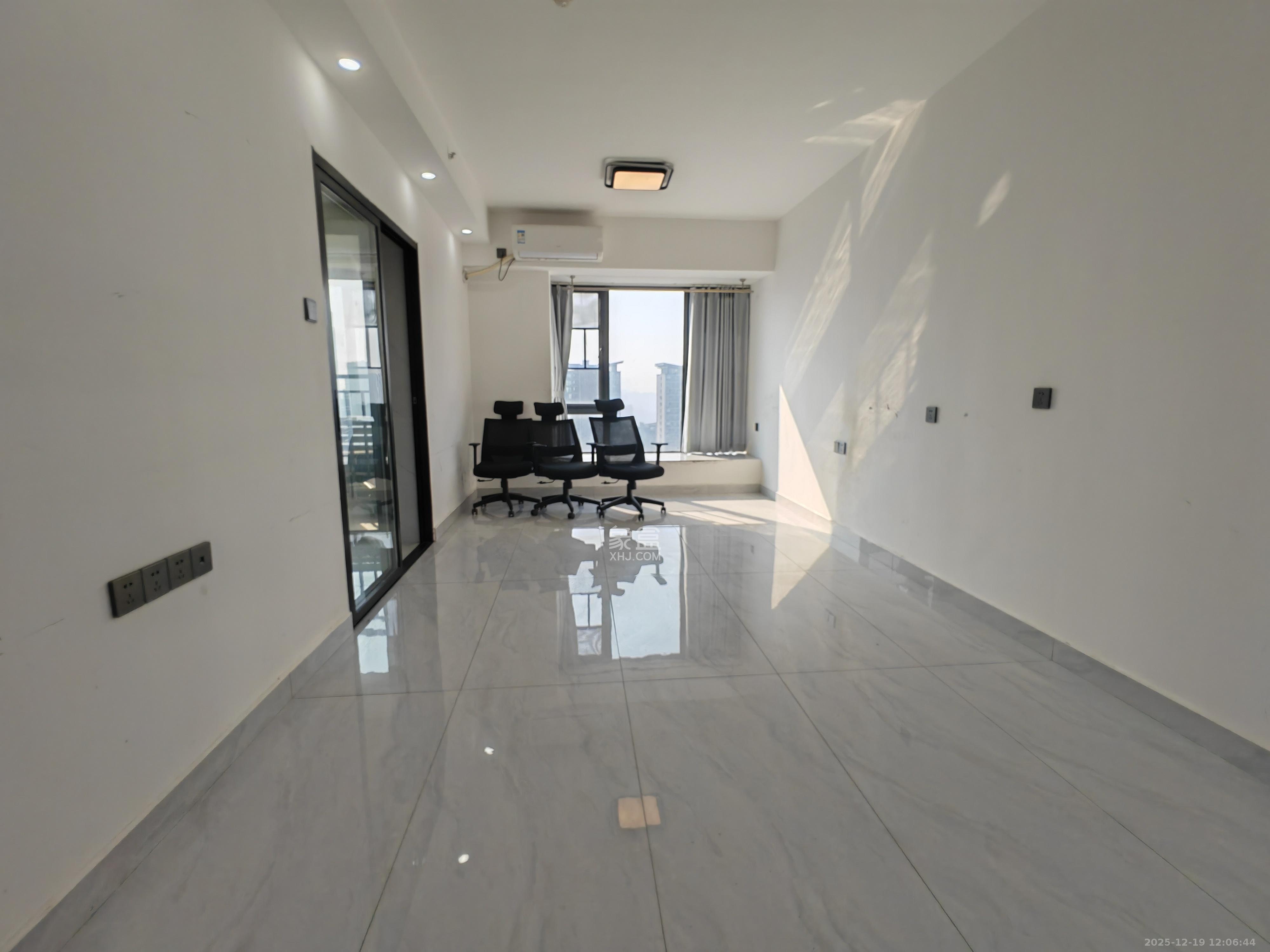 天健城  1室0厅1卫    2000.0元/月