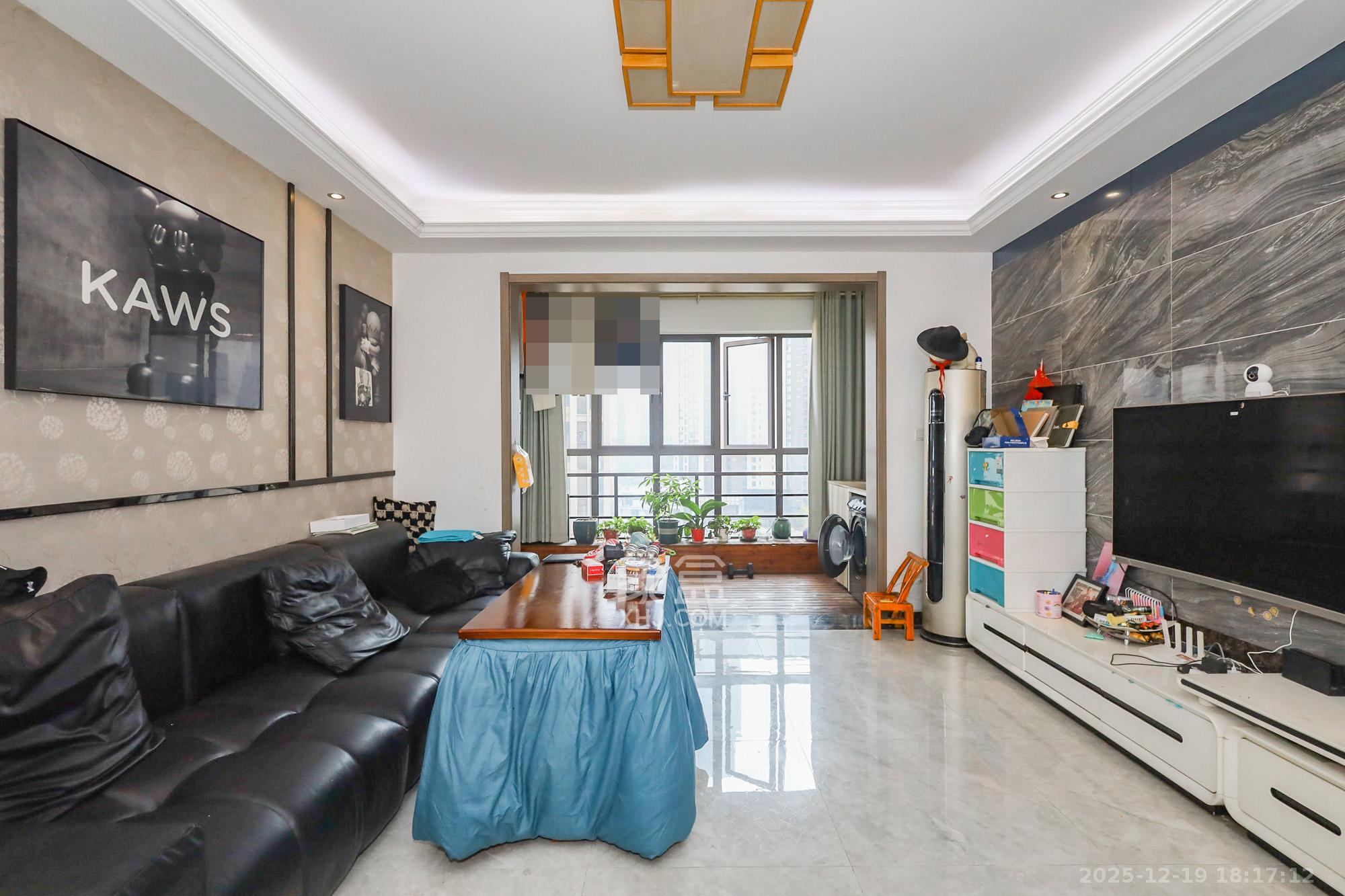 南山雍江汇（滨江国际新城）  4室2厅2卫    208.0万