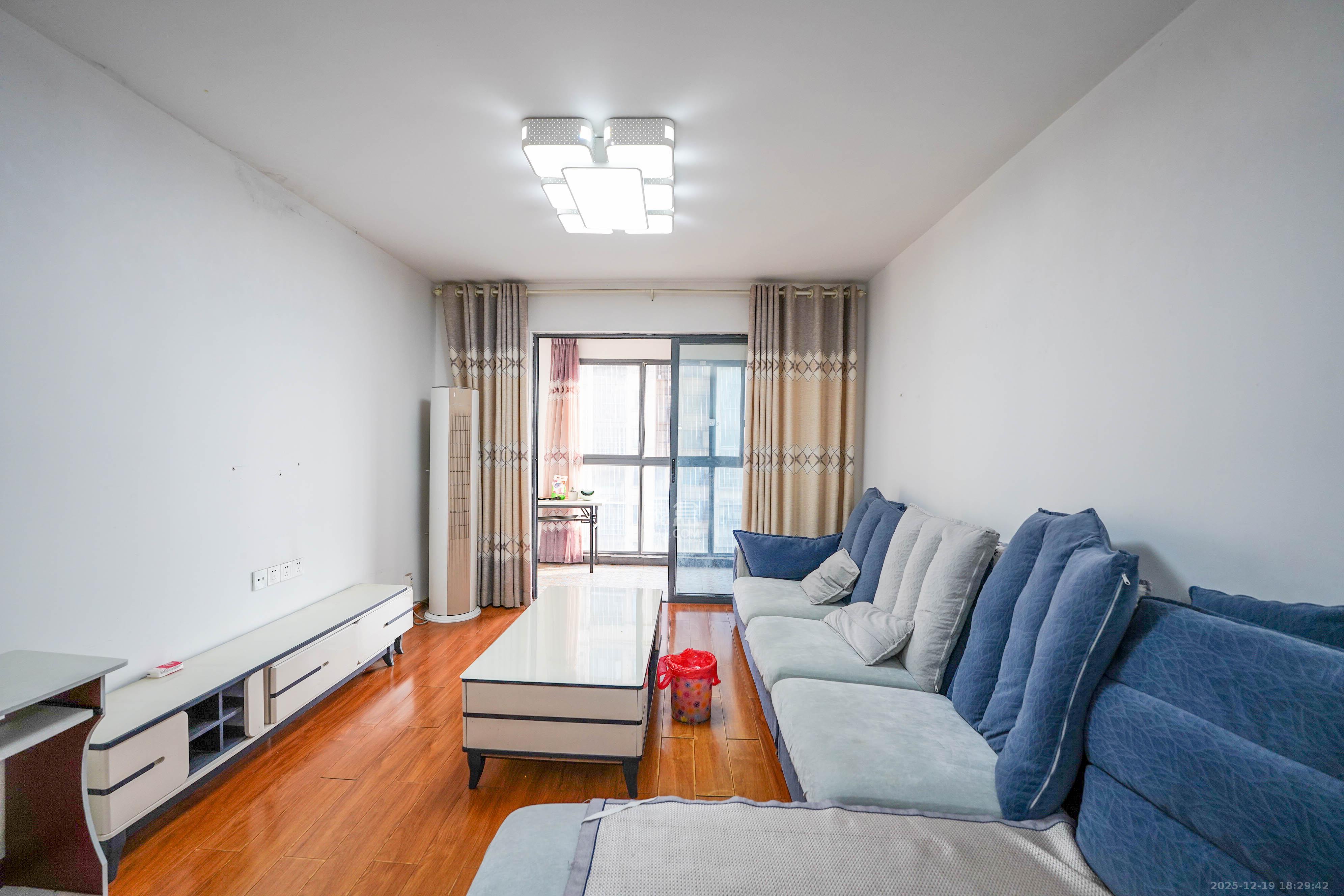 卢浮原著  2室2厅1卫    58.0万