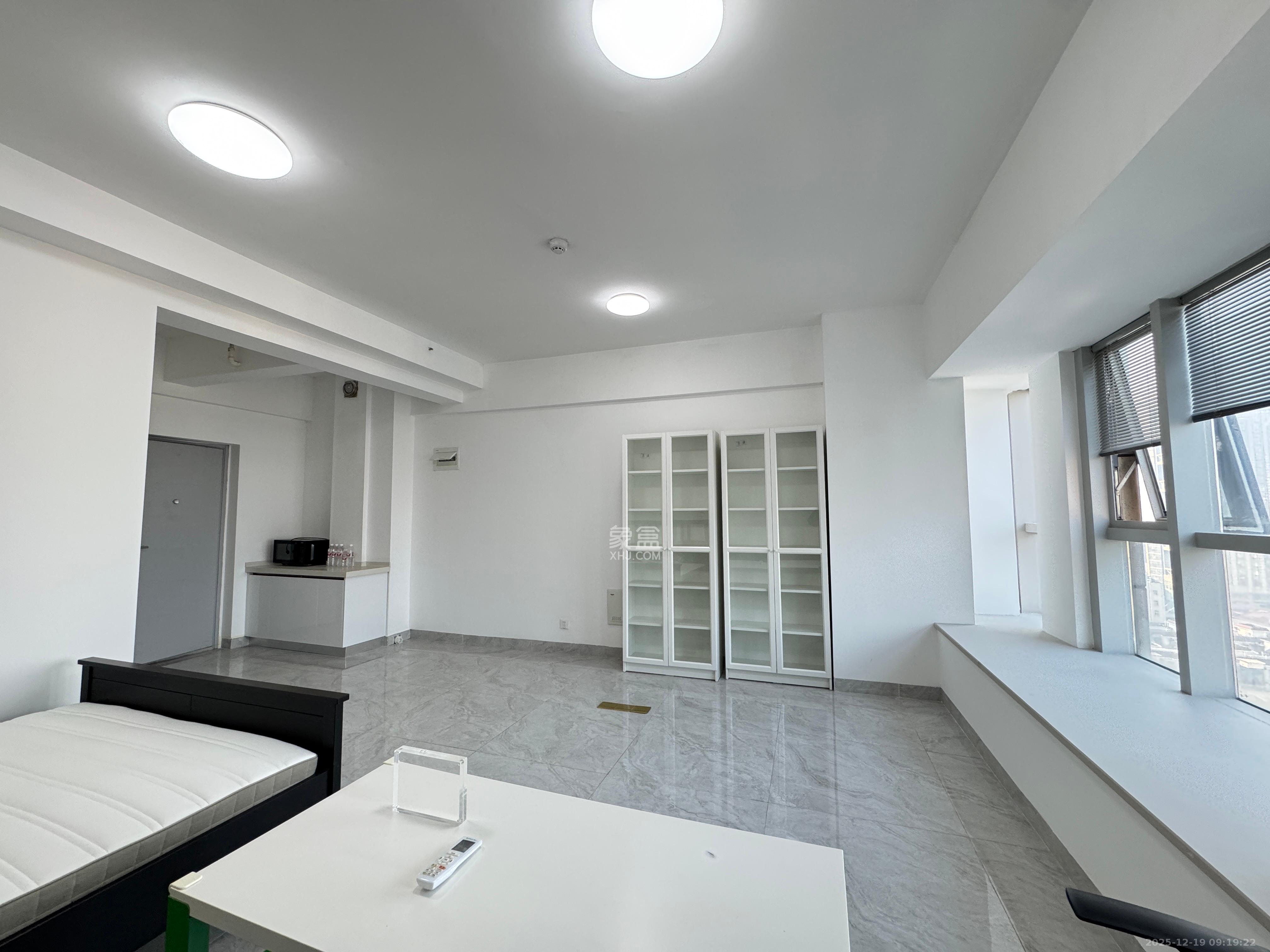 众东国际  1室1厅1卫    2000.0元/月