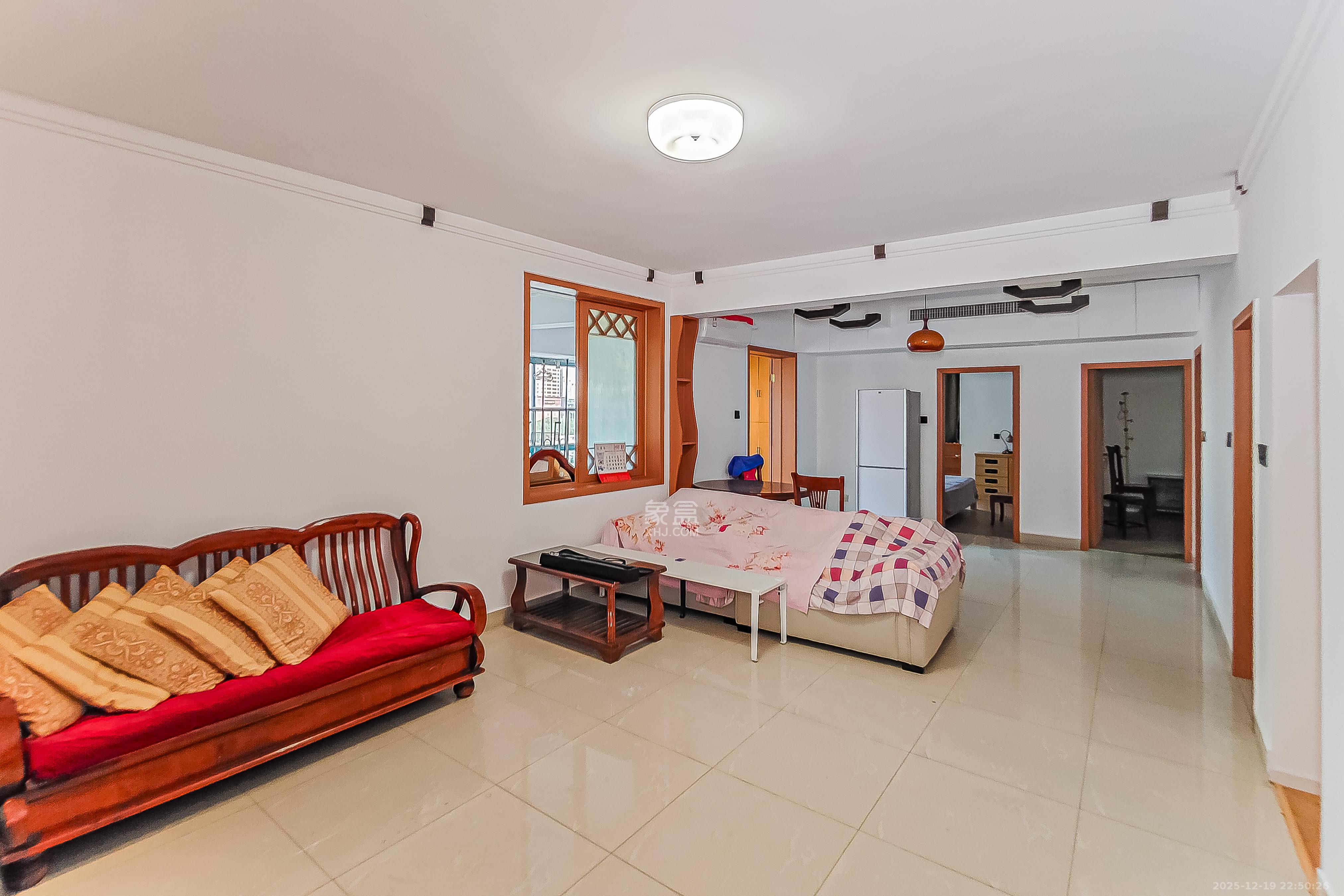 中国农业发展银行机关宿舍  3室2厅1卫    96.0万