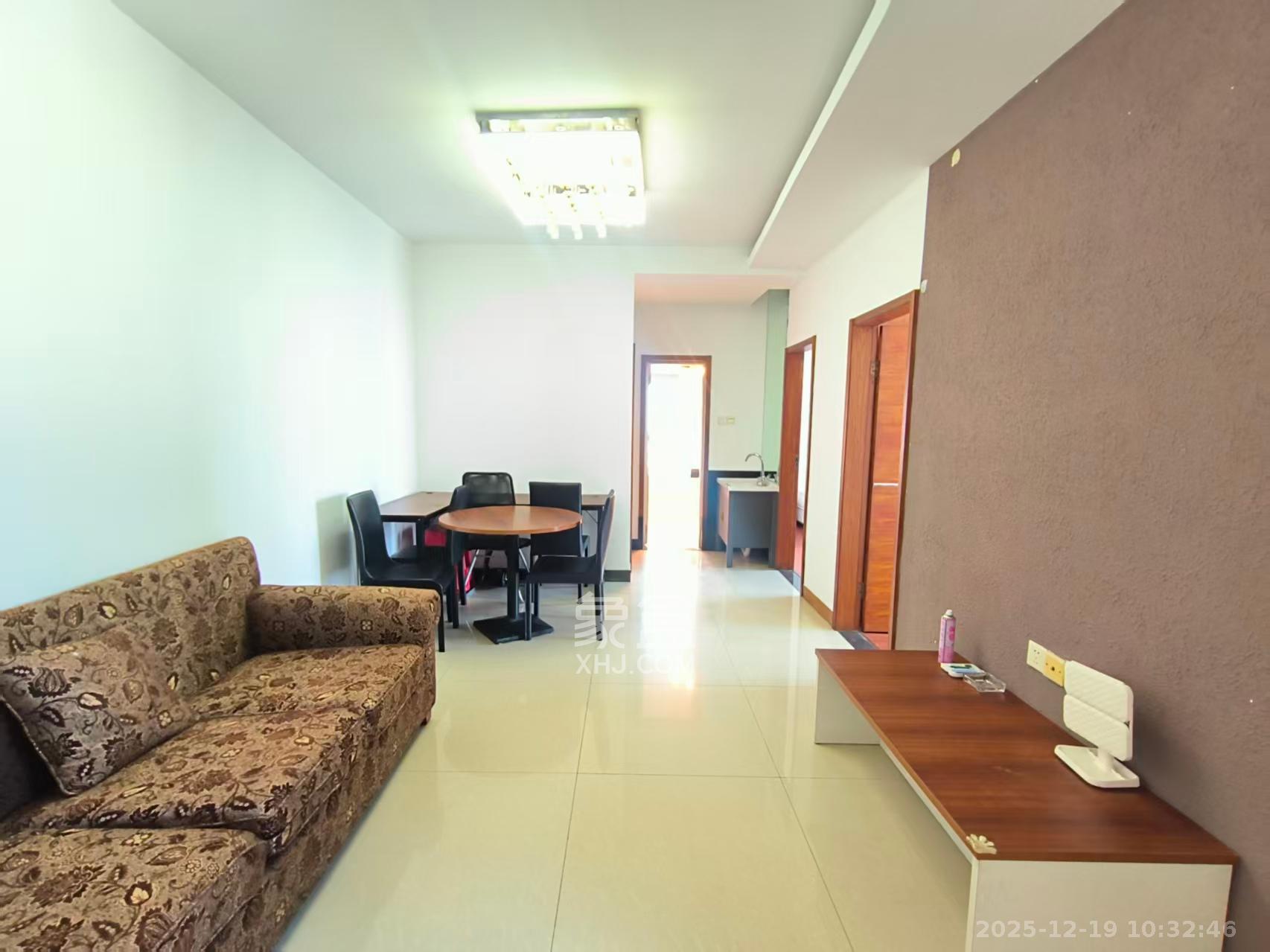 新楚天扶华庭  2室1厅1卫    2300.0元/月