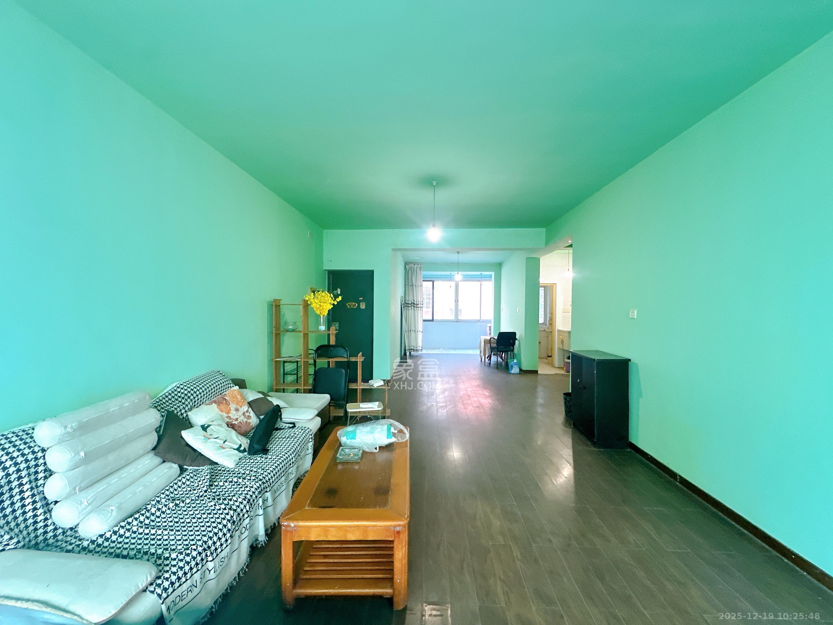 兴汉门公寓  3室1厅1卫    2000.0元/月