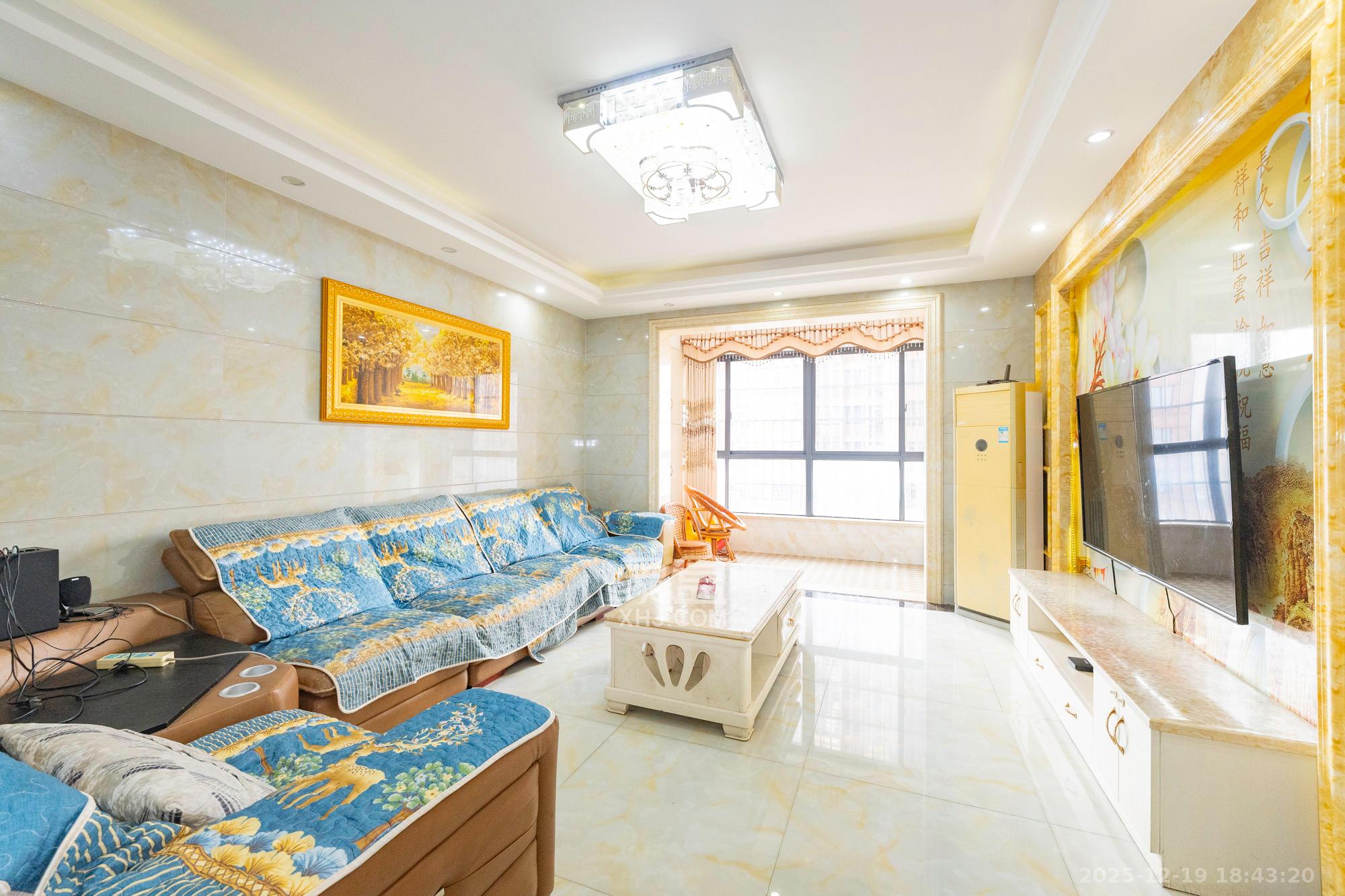 紫华郡  4室2厅2卫    73.0万