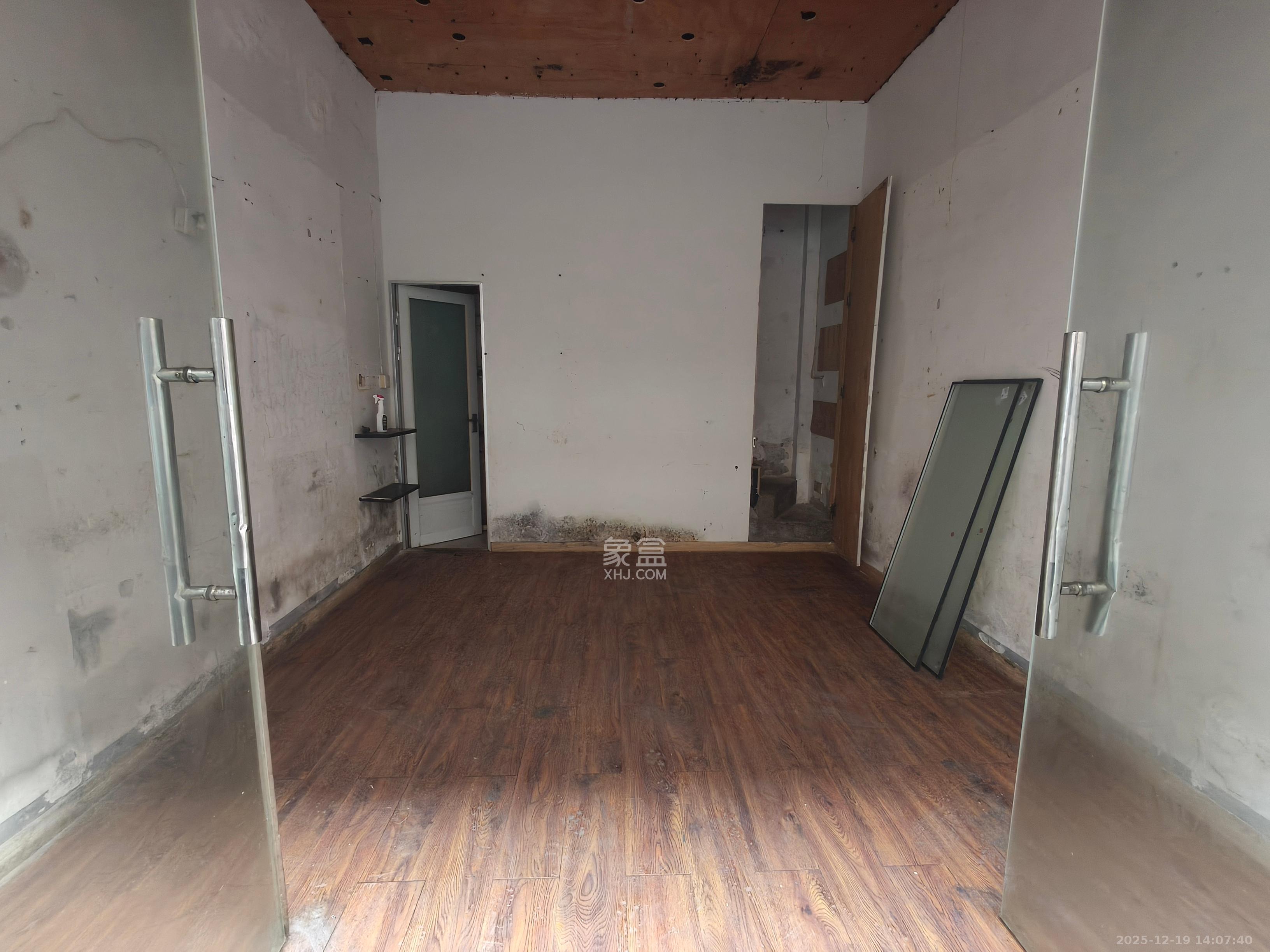 茶叶大市场“山水茗园”   32.0㎡      900.0元/月室内图