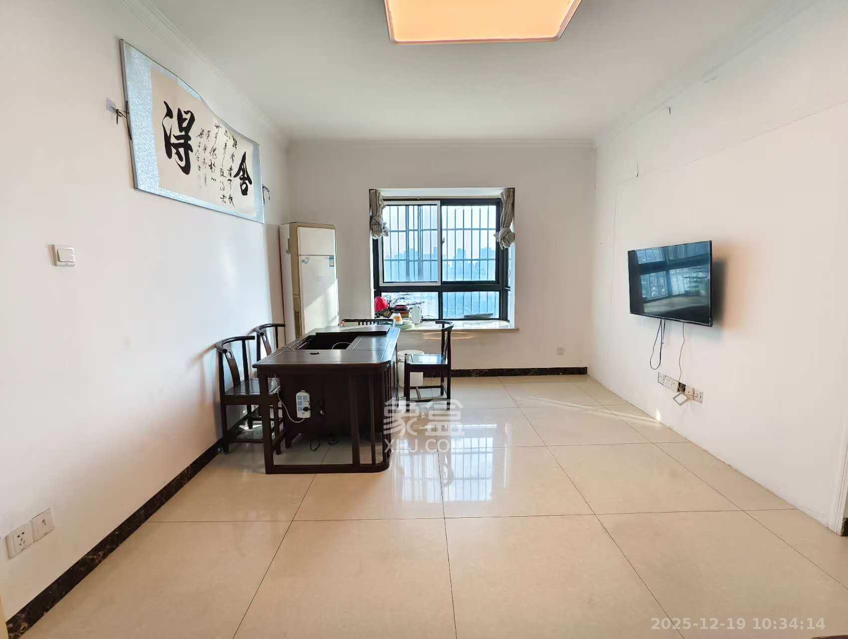 华城广场  2室1厅1卫    2200.0元/月