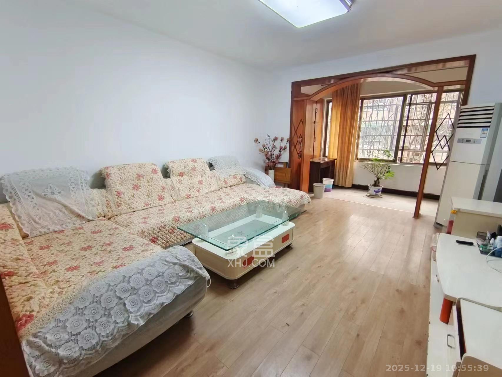 新世纪家园  2室2厅1卫    2200.0元/月