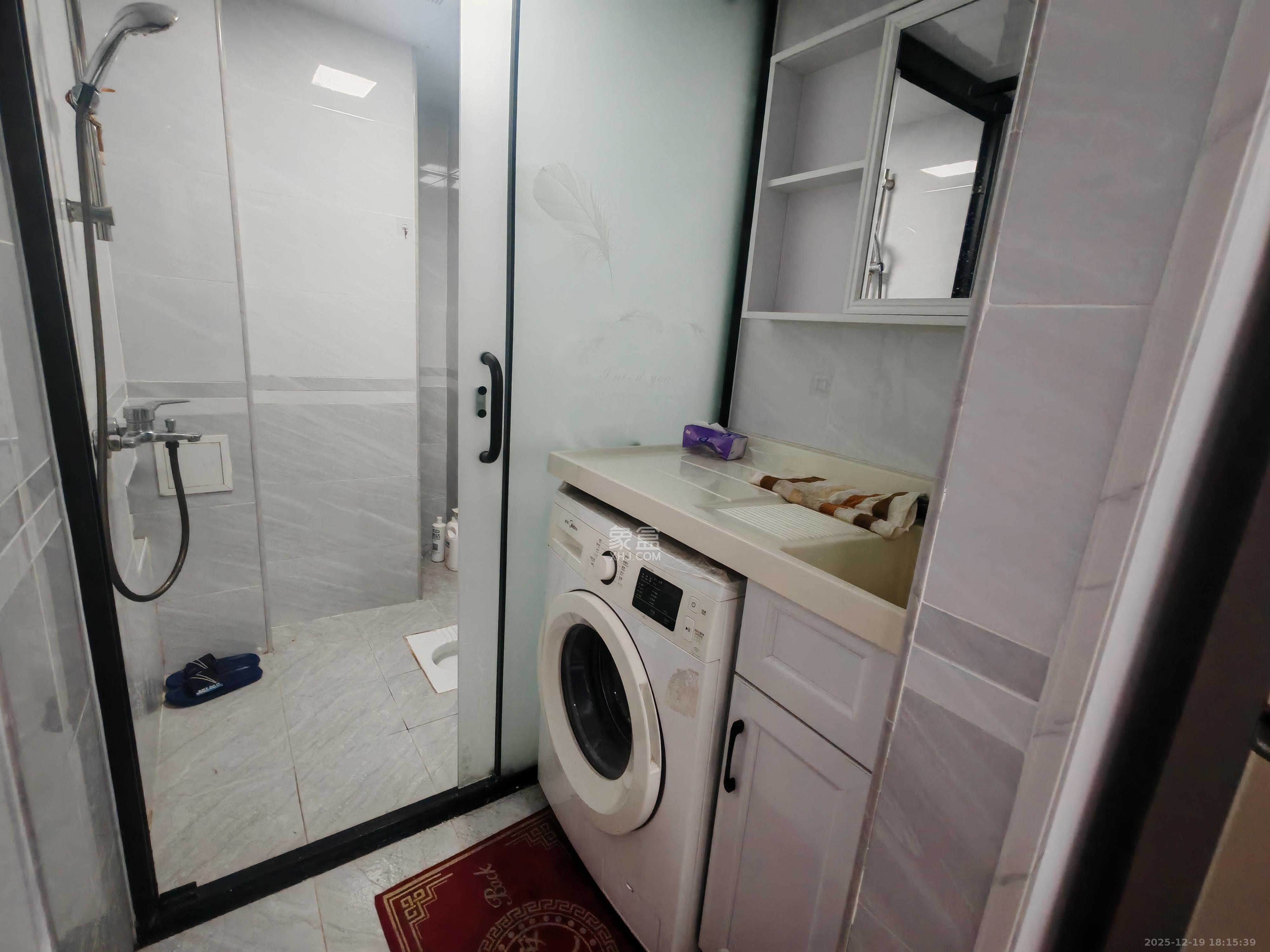 辉宏橄榄城  1室1厅1卫    1500.0元/月室内图