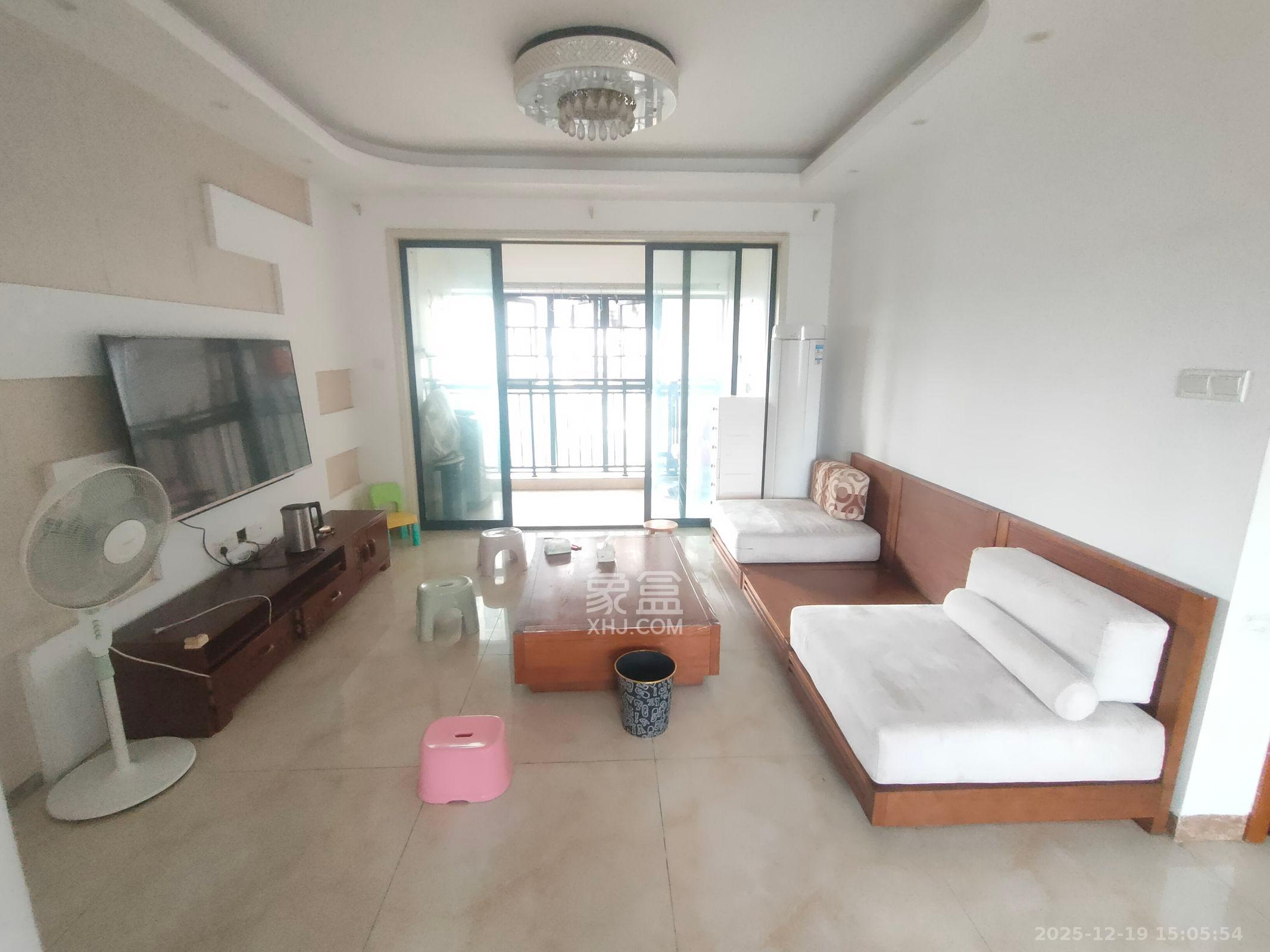 园康星都荟  3室2厅2卫    2400.0元/月