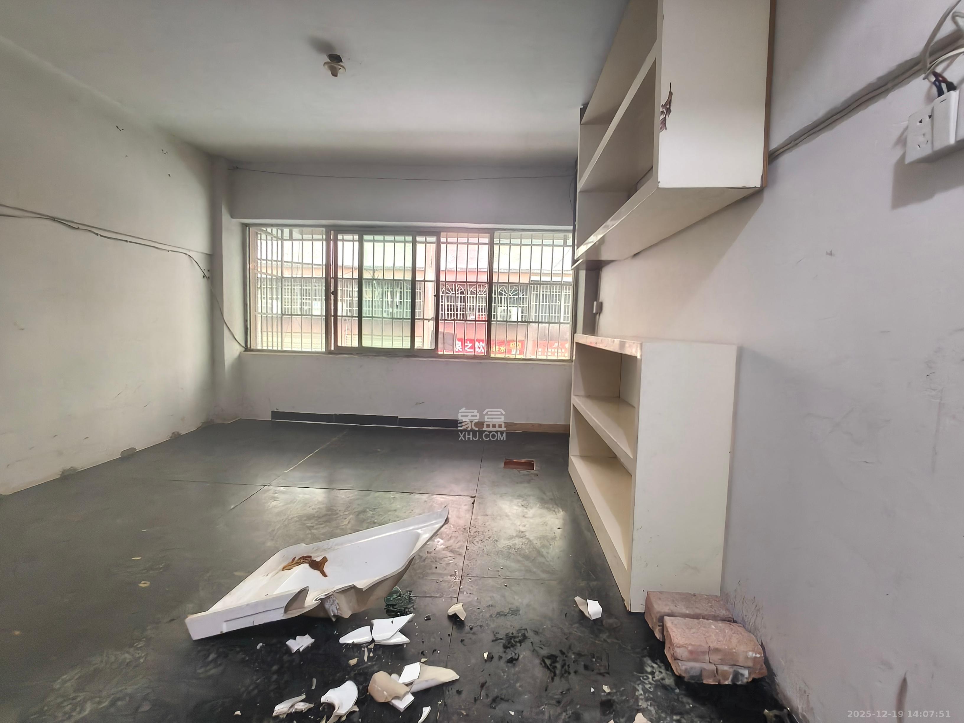 茶叶大市场“山水茗园”   32.0㎡      900.0元/月室内图