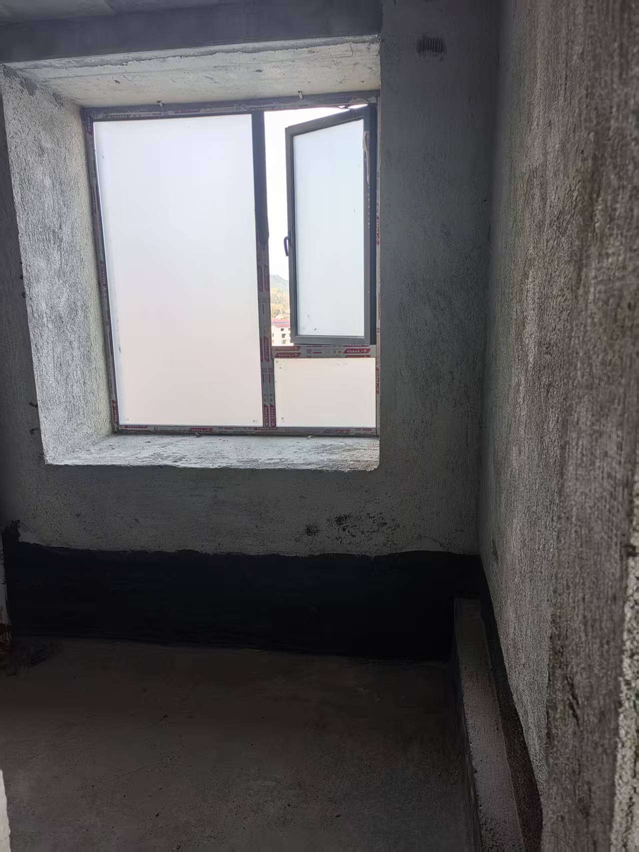 悦江山  5室2厅2卫    85.0万