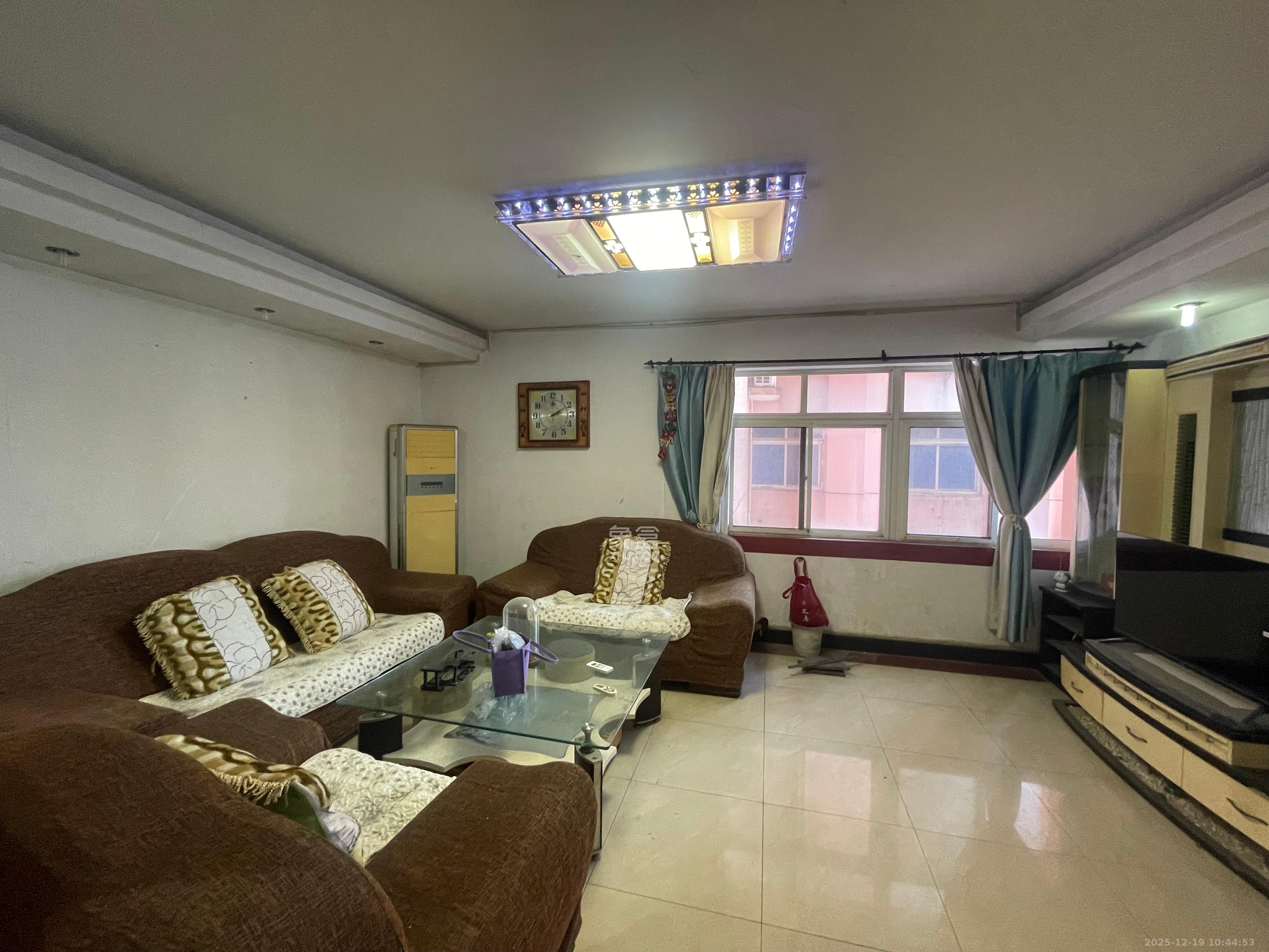 湘许大厦  3室2厅1卫    2600.0元/月