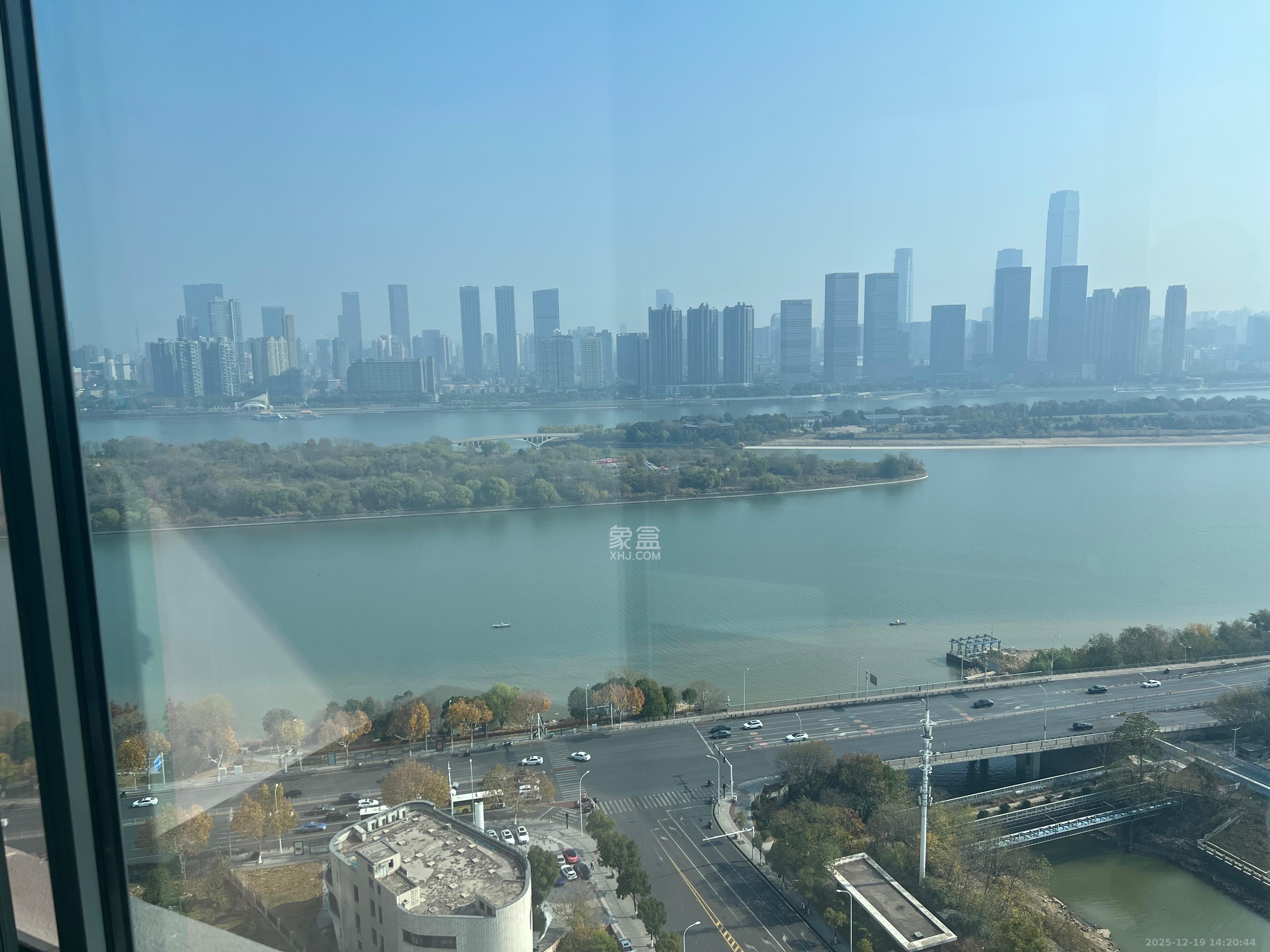 江山印  4室2厅2卫    12800.0元/月