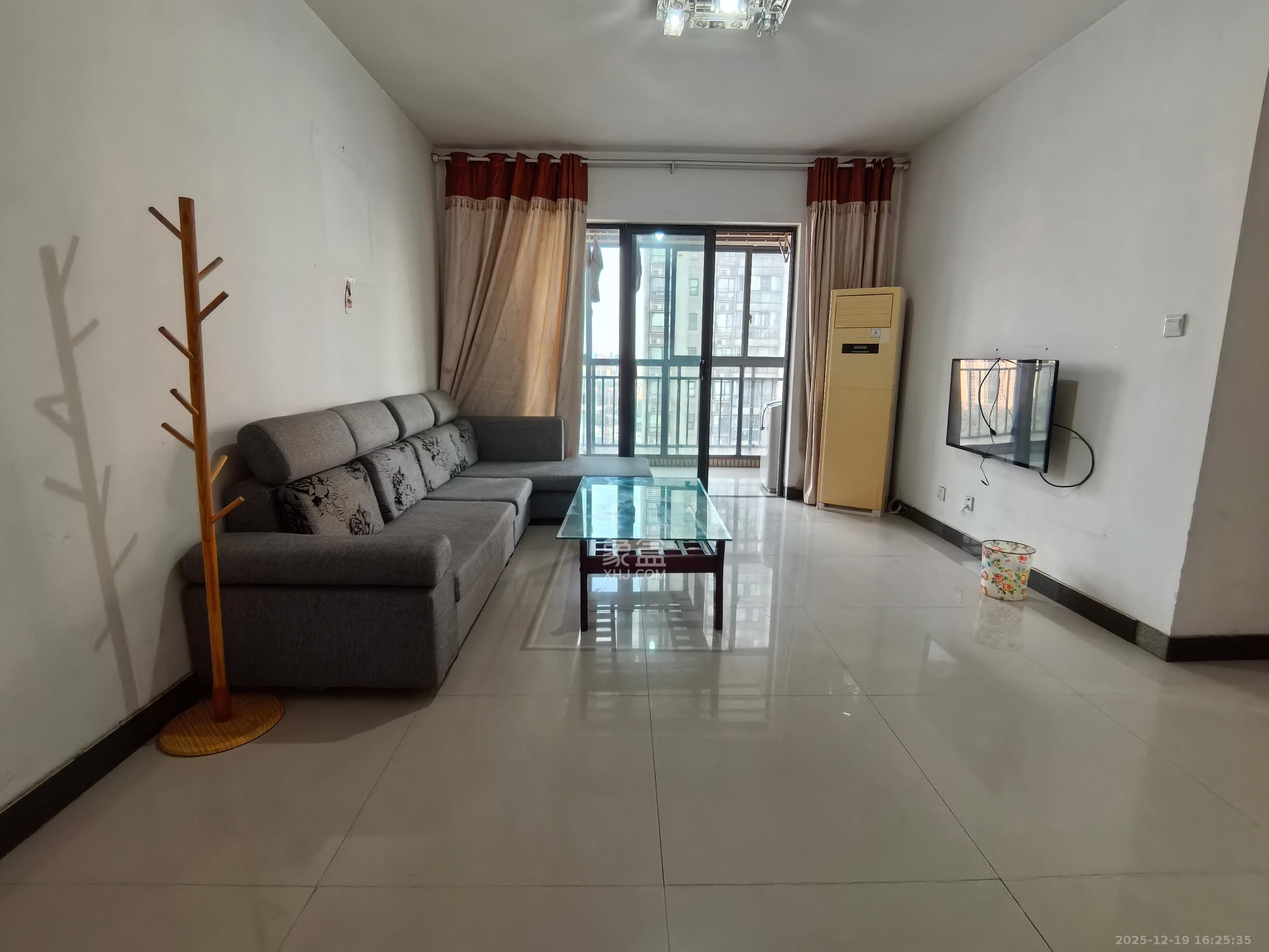 莱茵城  3室2厅1卫    2100.0元/月