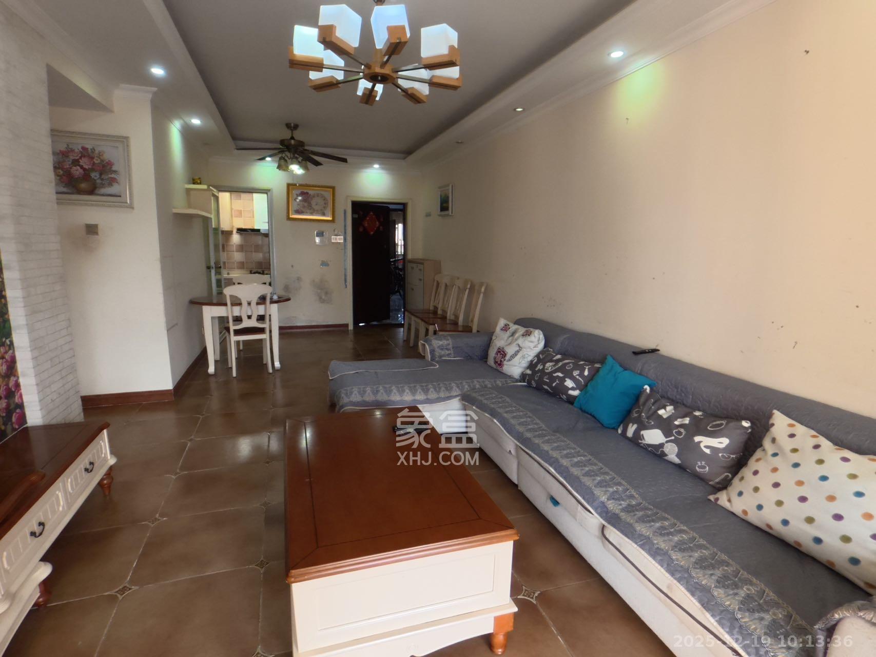 中建芙蓉嘉苑  3室2厅1卫    2200.0元/月