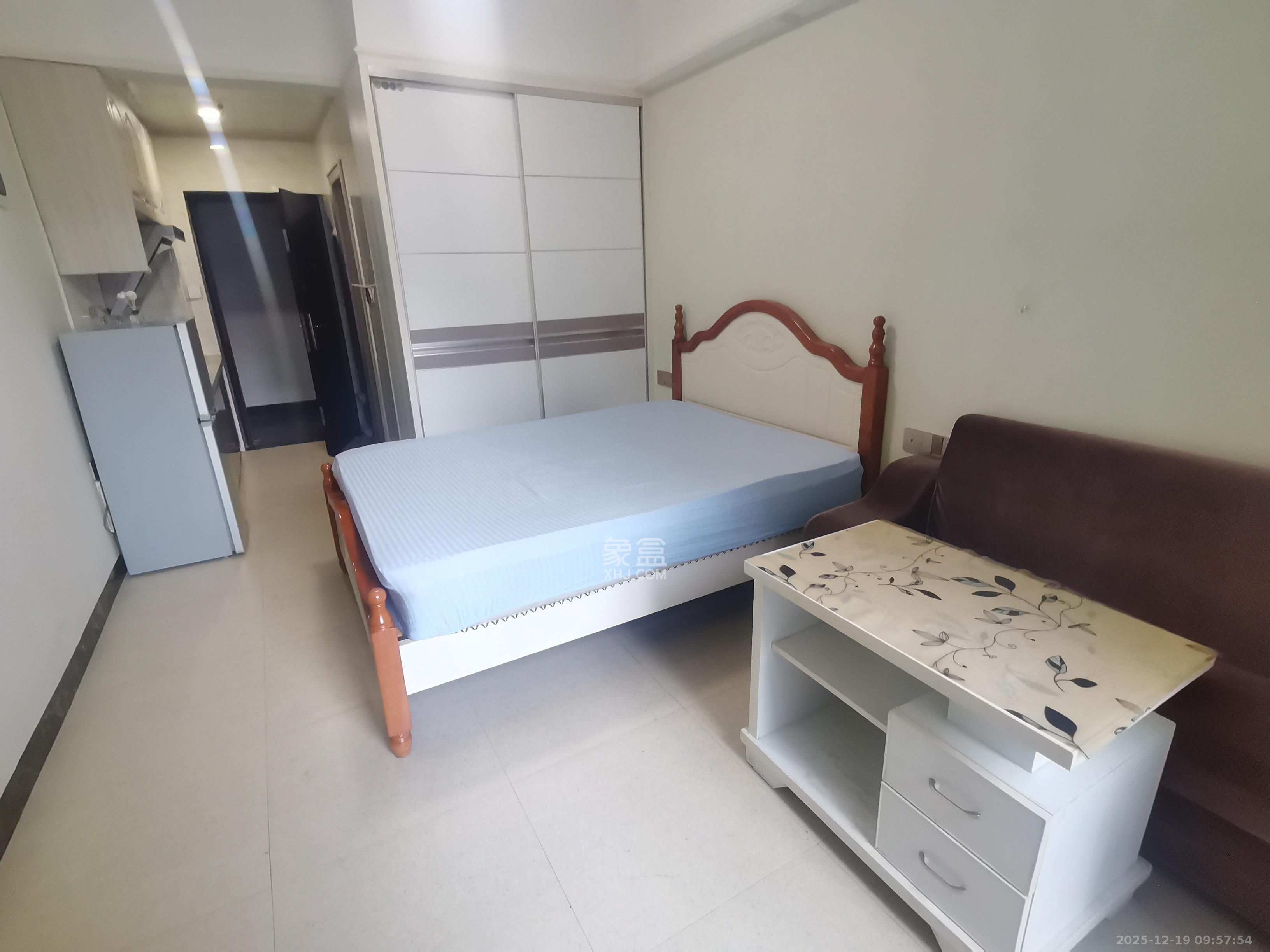 世纪云中心  1室1厅1卫    1100.0元/月