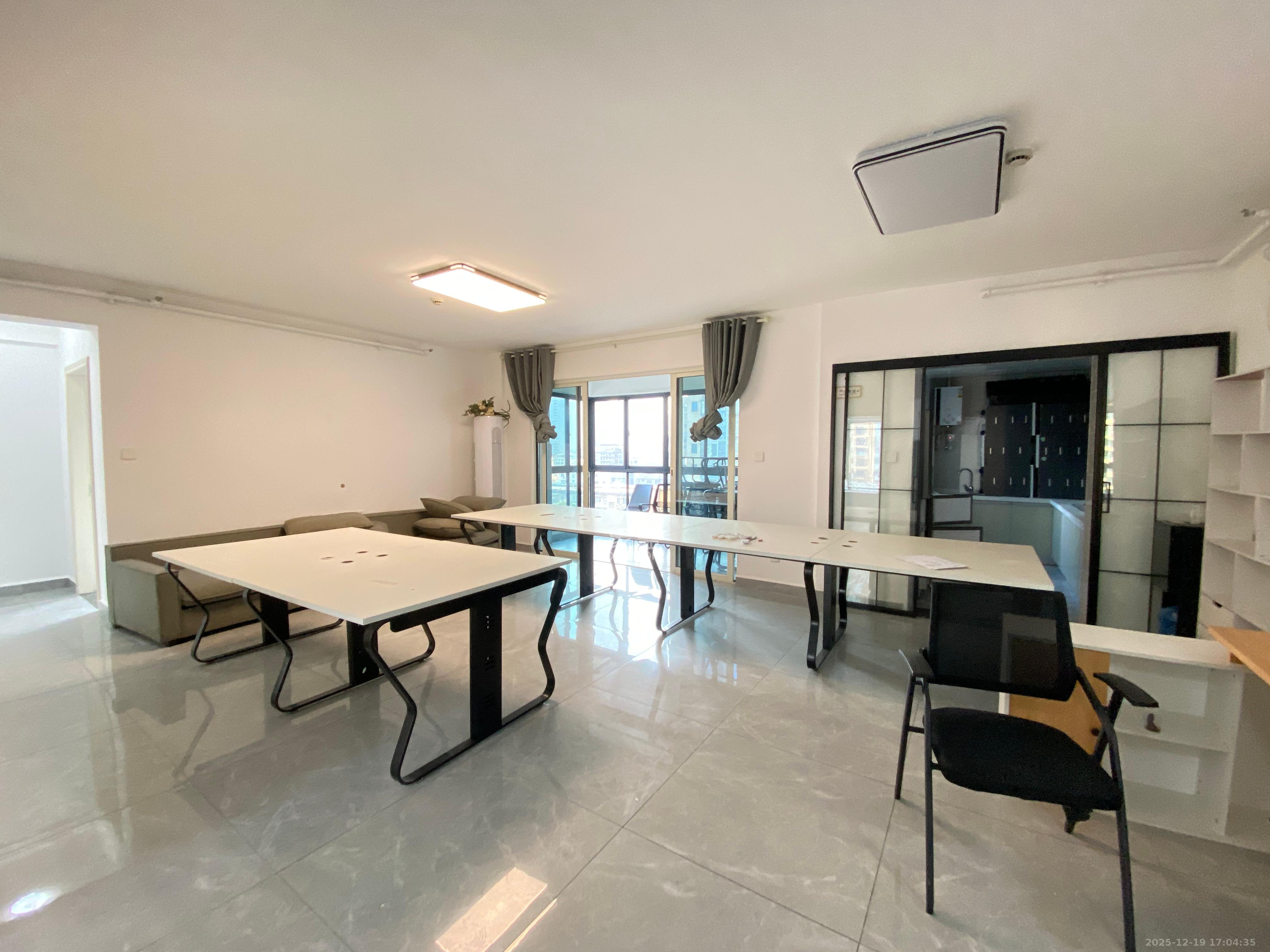 北辰三角洲E7区  4室2厅2卫    4000.0元/月