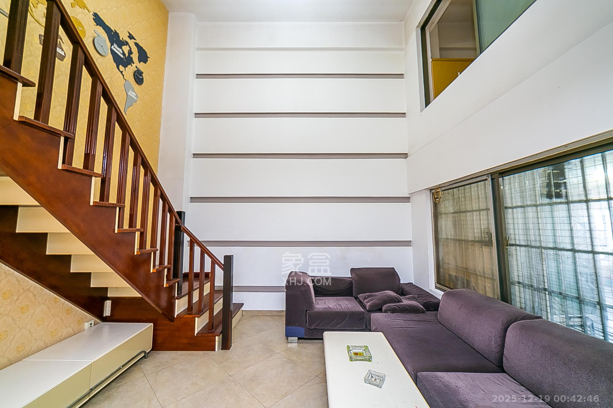 南国嘉苑  4室2厅2卫    100.0万