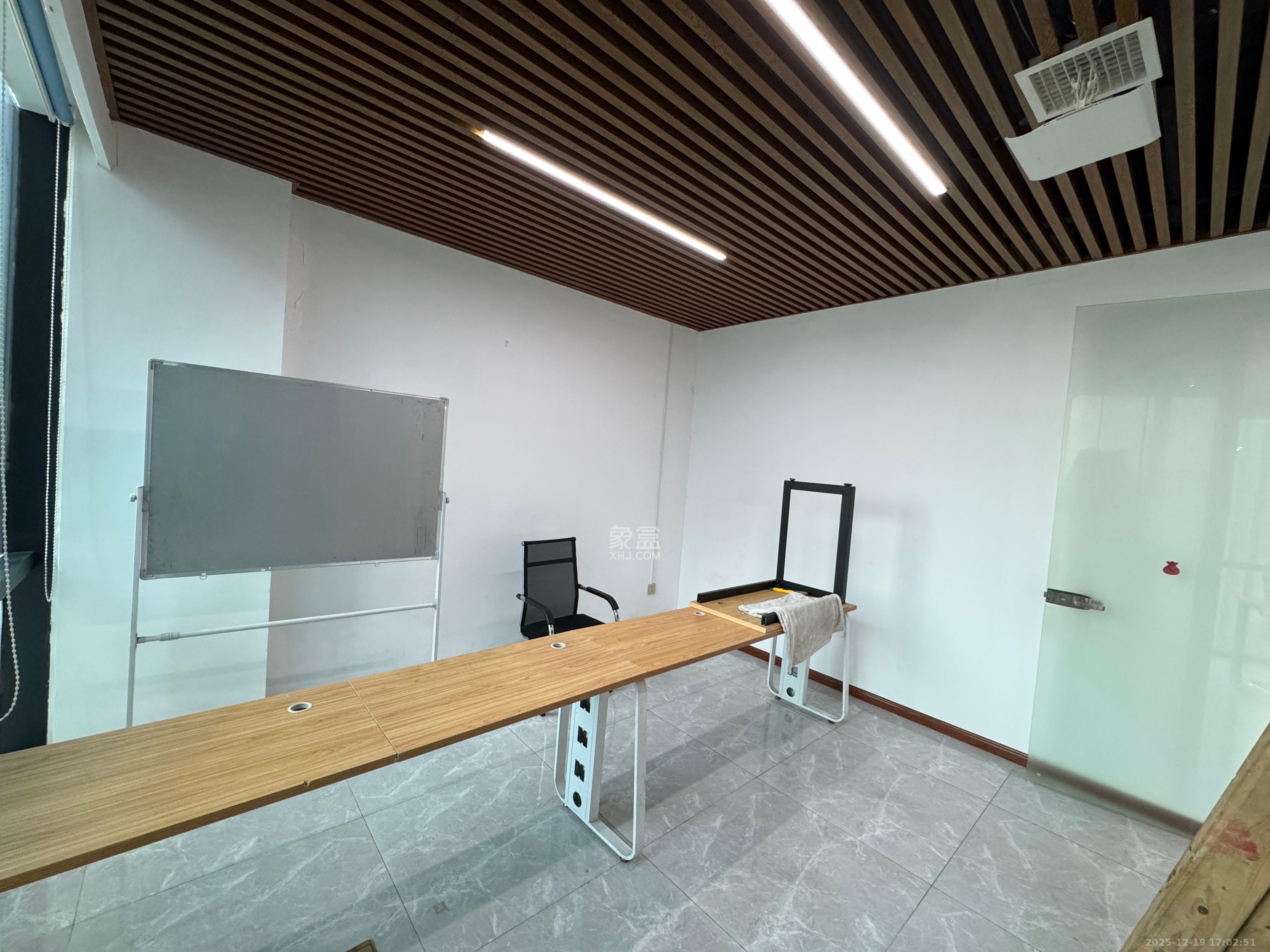 东盈商业广场（华泉城市广场）   97.0㎡      5000.0元/月室内图