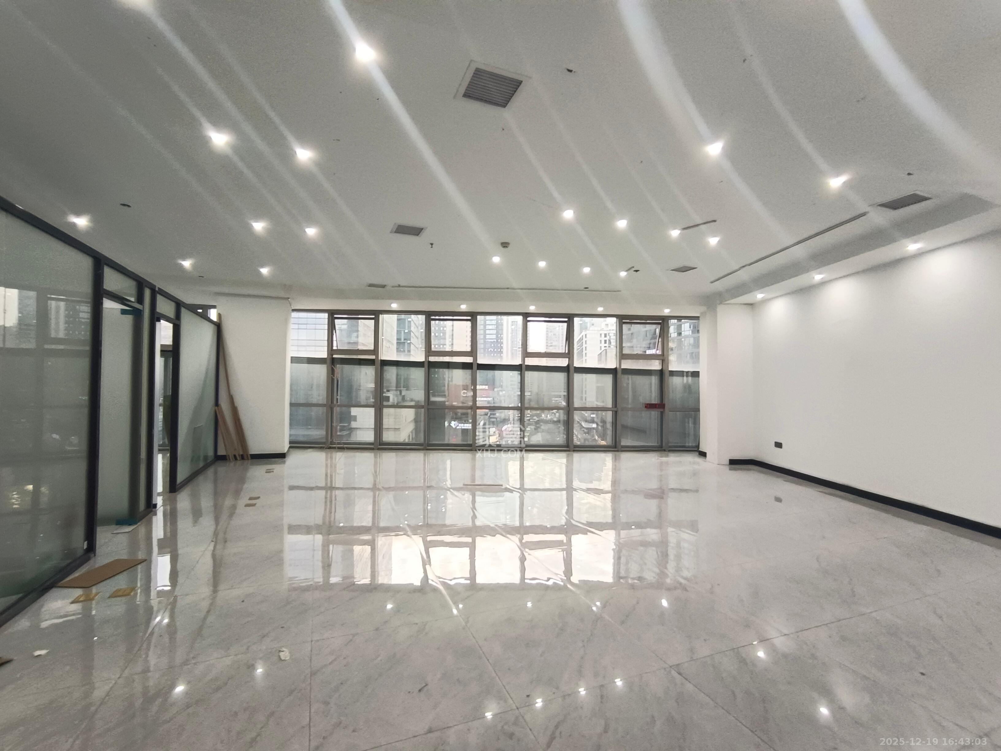 德思勤城市广场（宝格丽公寓）   168.0㎡      5600.0元/月