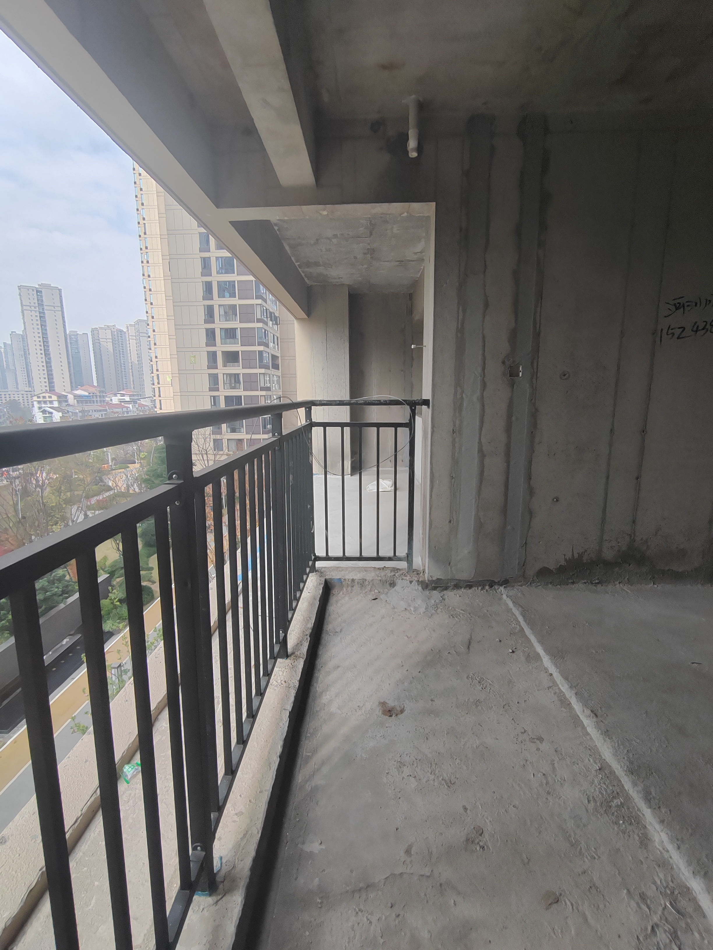 湘中府央玺  4室2厅2卫    72.0万