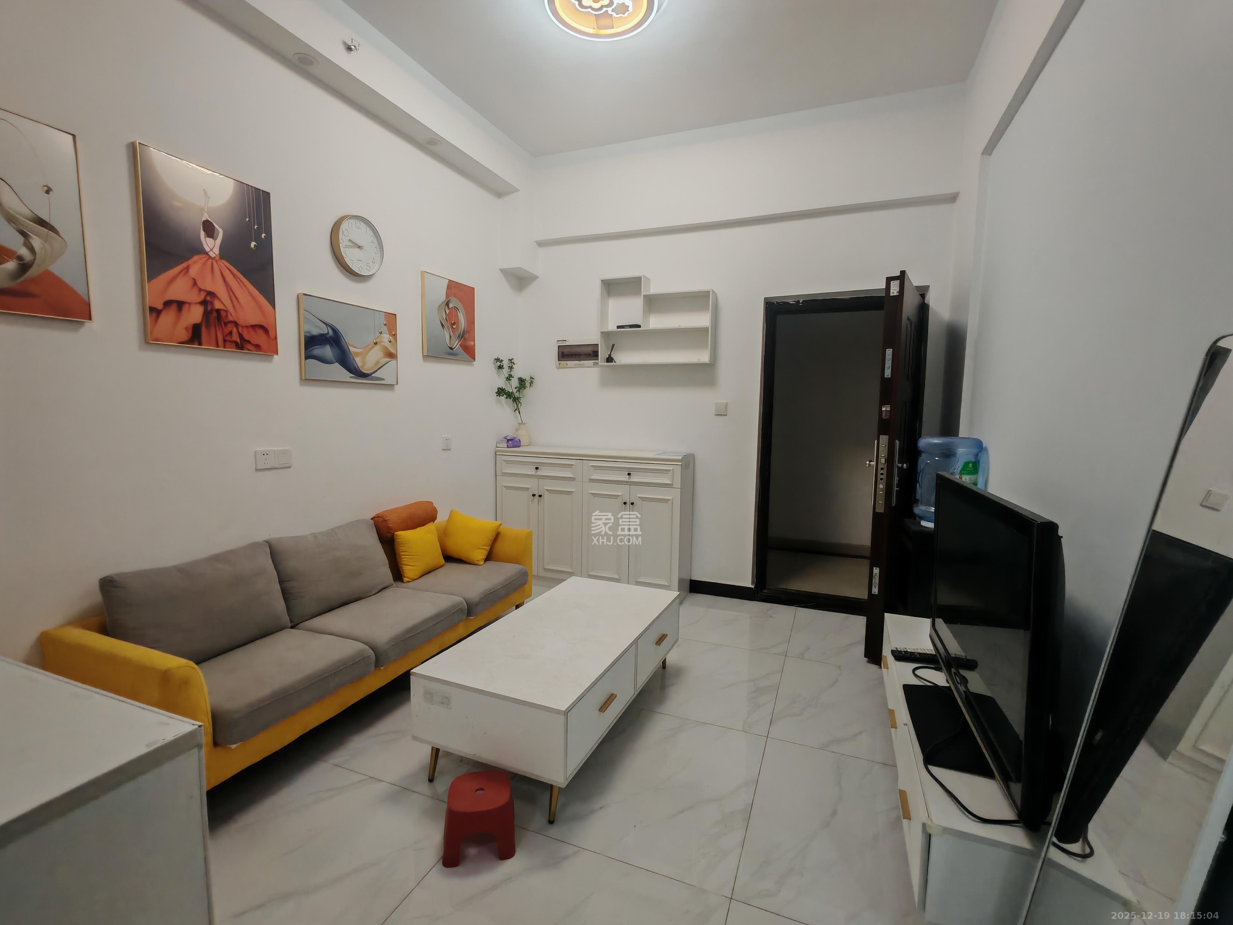 辉宏橄榄城  1室1厅1卫    1500.0元/月室内图