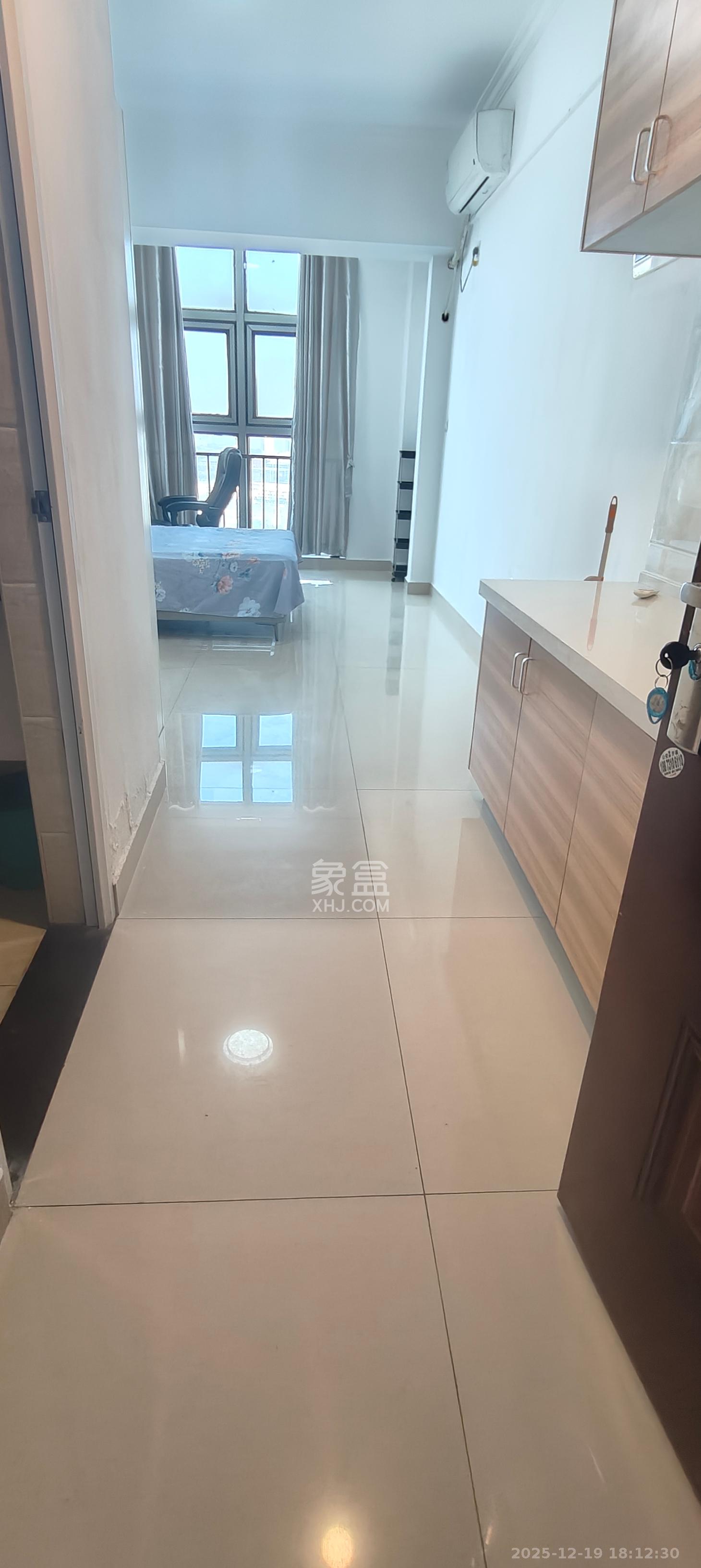 波隆城市花园  1室1厅1卫    980.0元/月