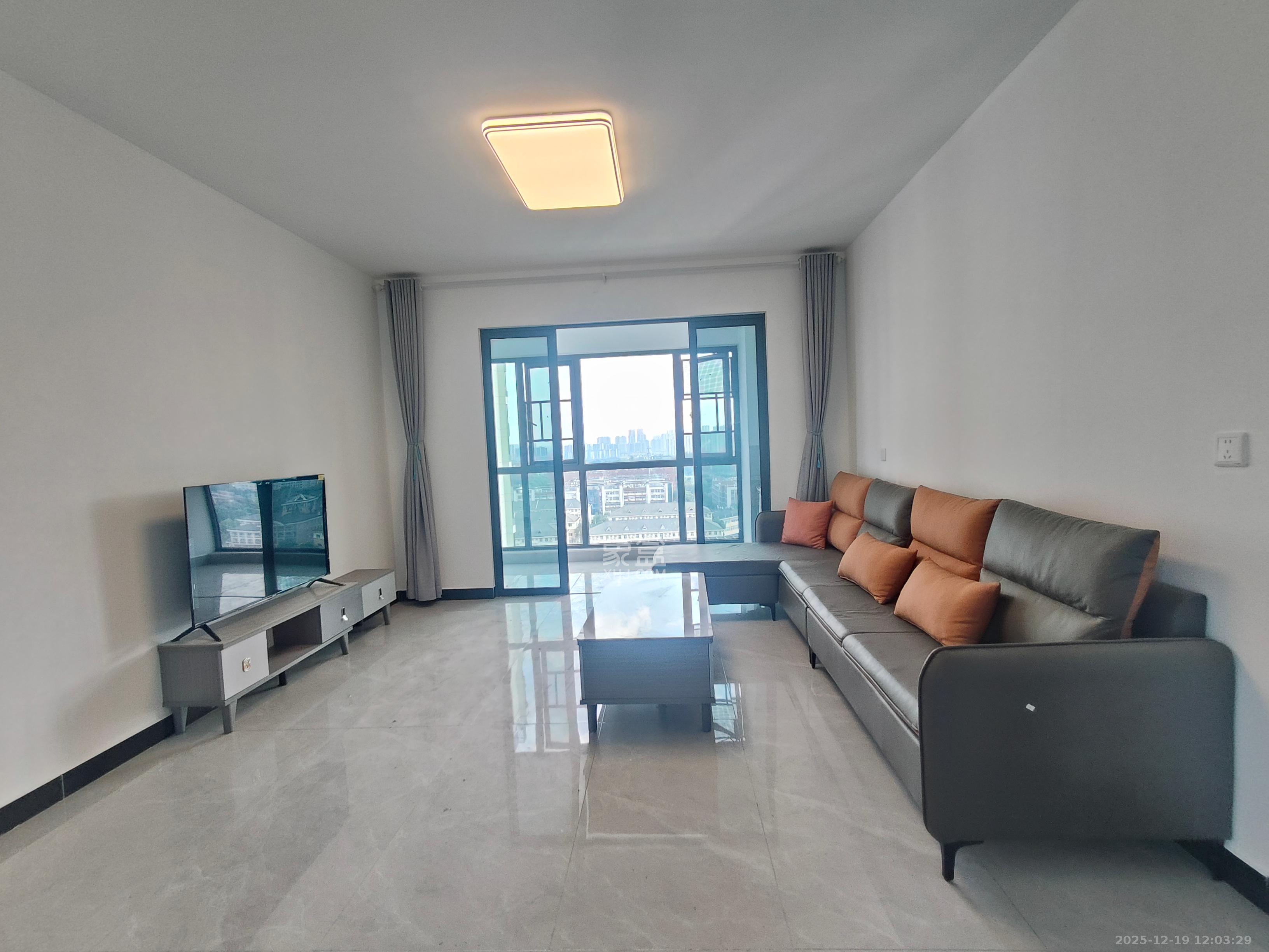 新力菩悦星都汇  4室2厅2卫    3300.0元/月