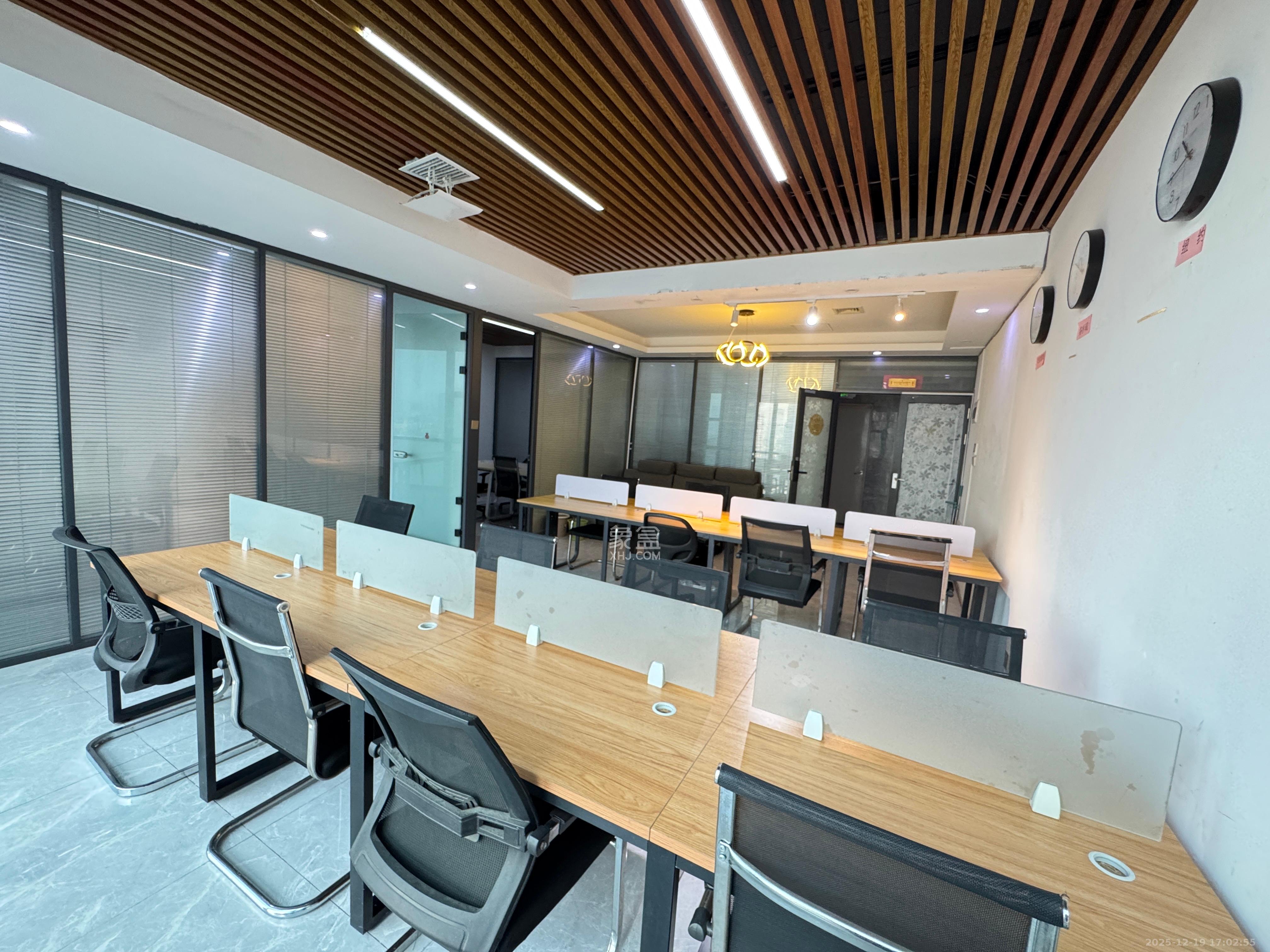 东盈商业广场（华泉城市广场）   97.0㎡      5000.0元/月室内图