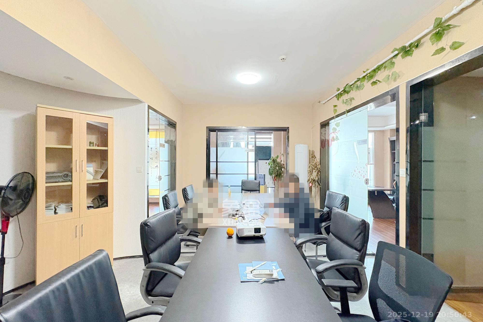 明城国际 1室1厅1卫 32.8万 明城国际 1室1厅1卫 32.8万客厅