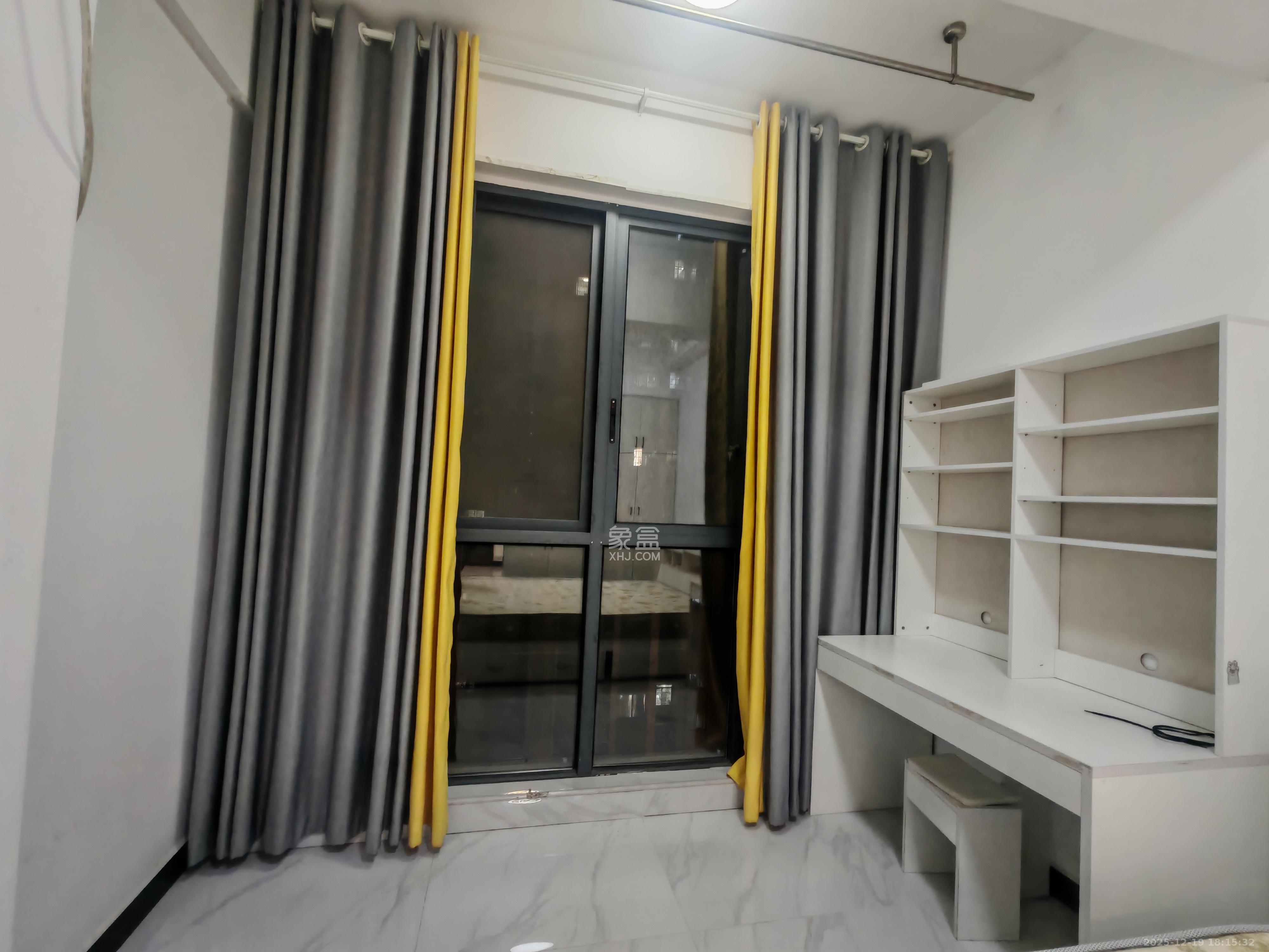 辉宏橄榄城  1室1厅1卫    1500.0元/月室内图