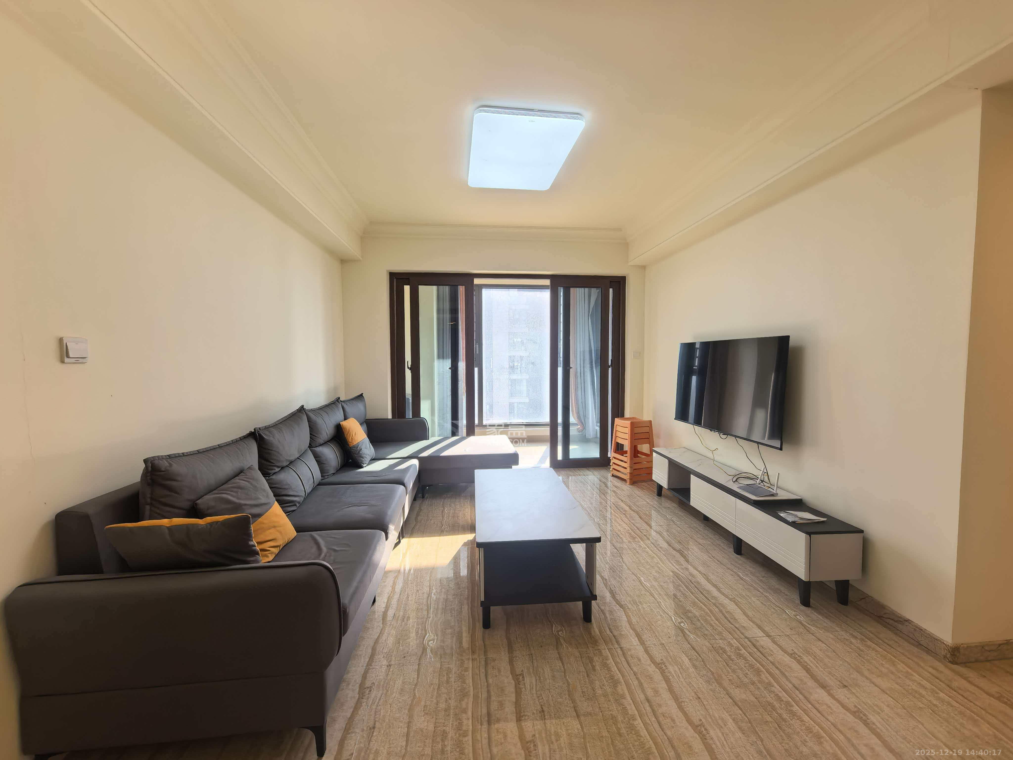 碧桂园翘楚棠  3室2厅2卫    2200.0元/月