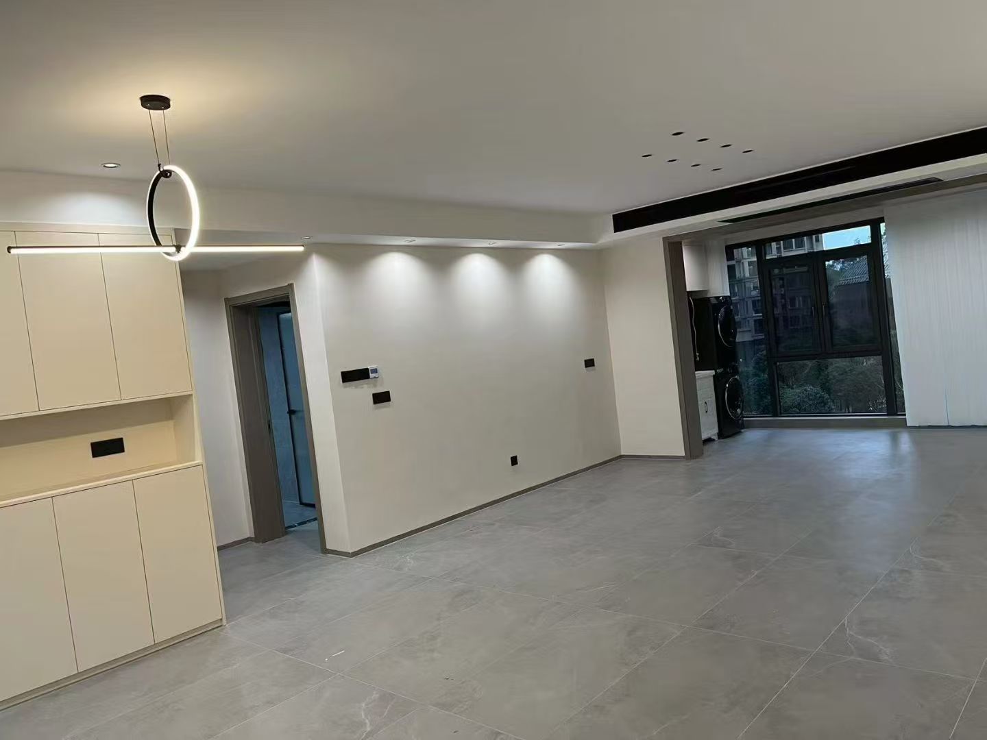 阳光时代  4室2厅2卫    96.0万