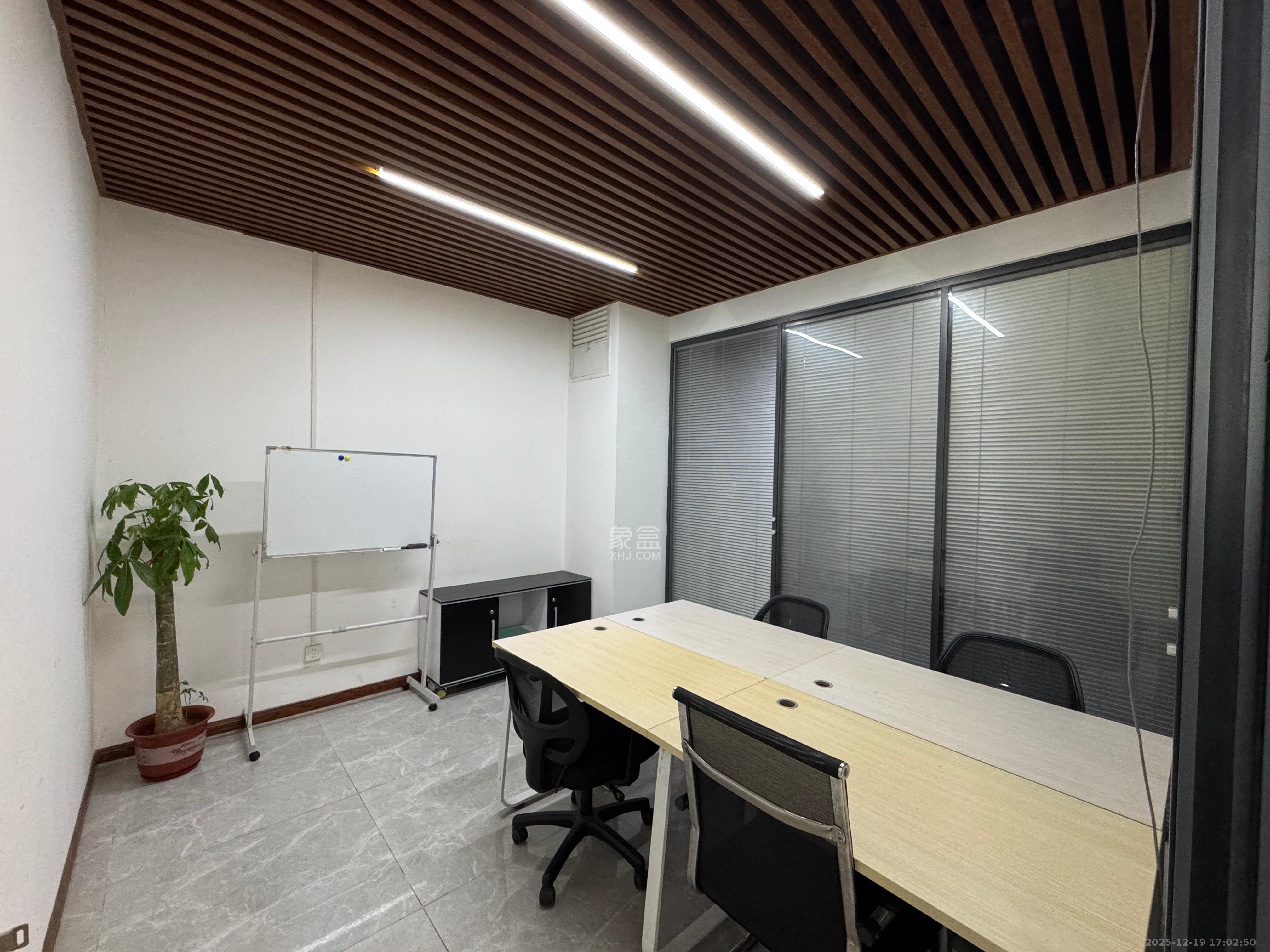 东盈商业广场（华泉城市广场）   97.0㎡      5000.0元/月室内图