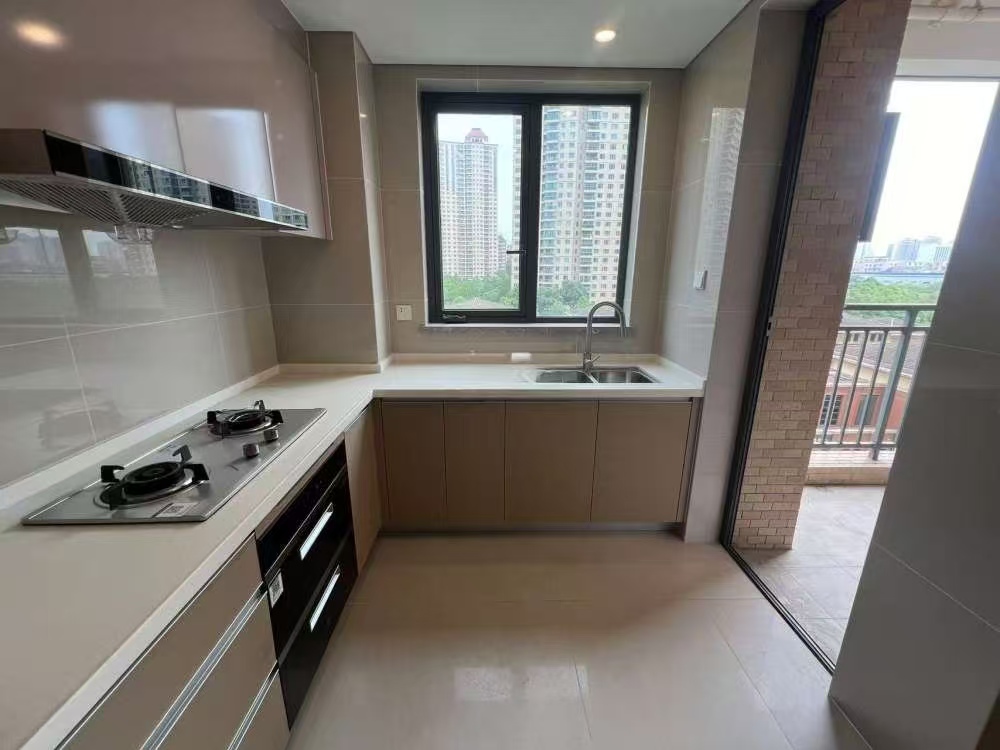 晋合湘水湾七期  4室2厅2卫    100.0万