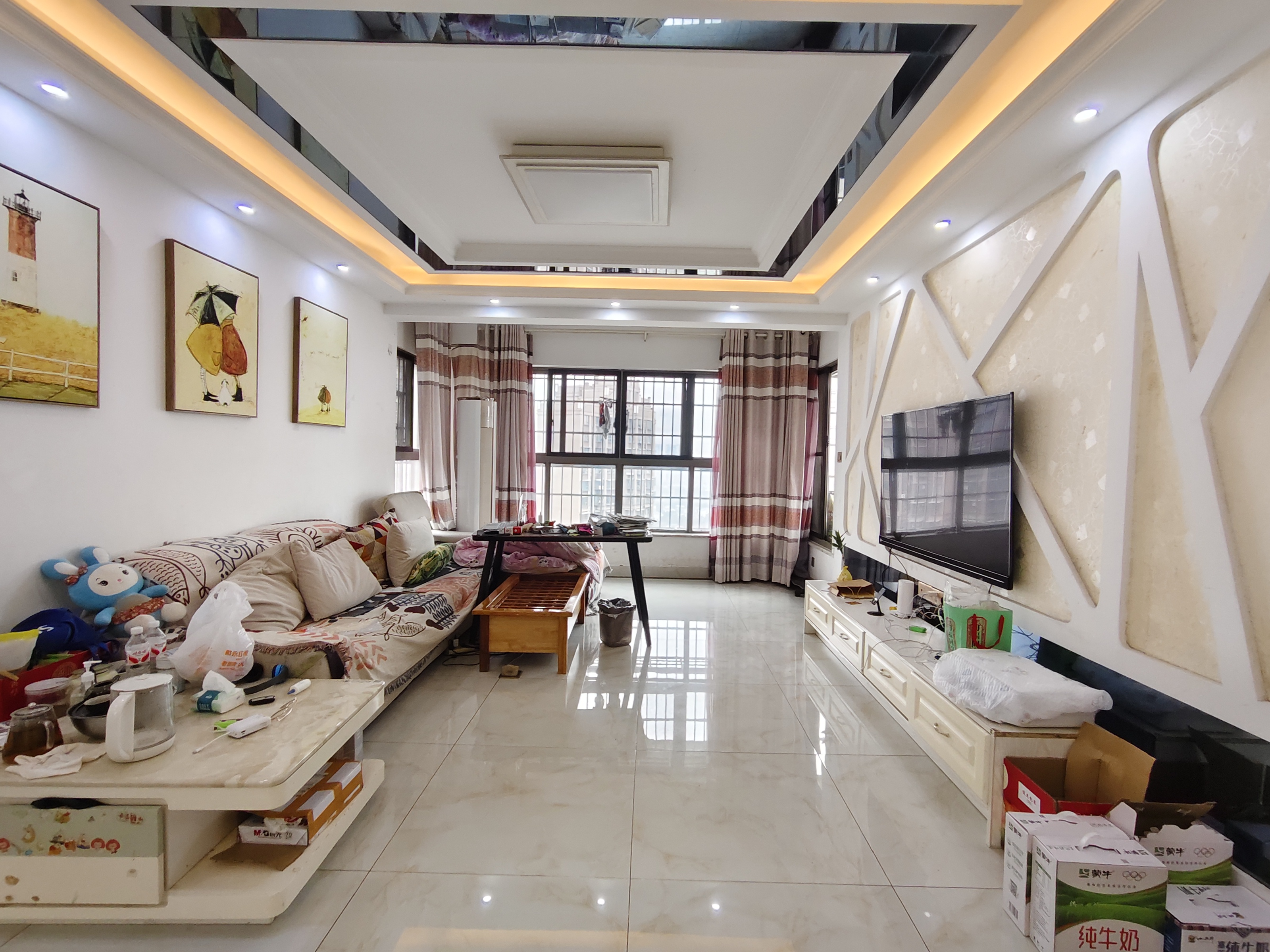 凯风珑城  3室2厅2卫    67.0万