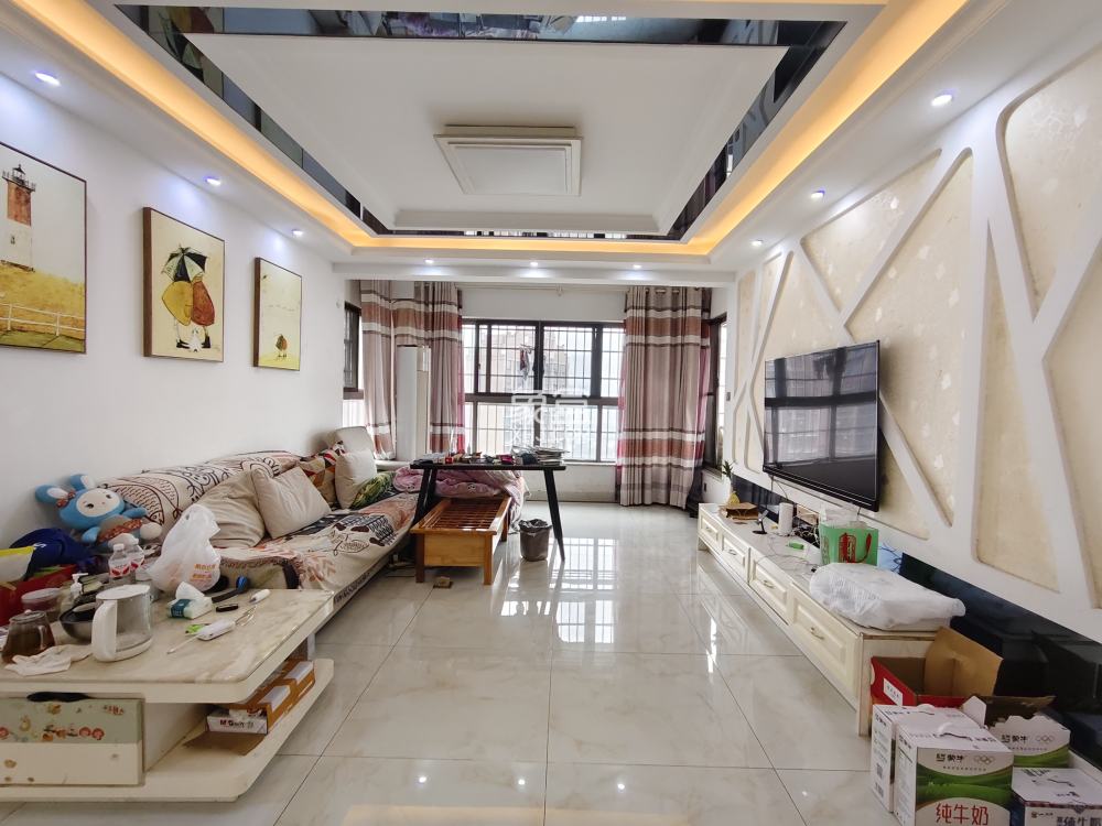 凯风珑城  3室2厅2卫    67.0万