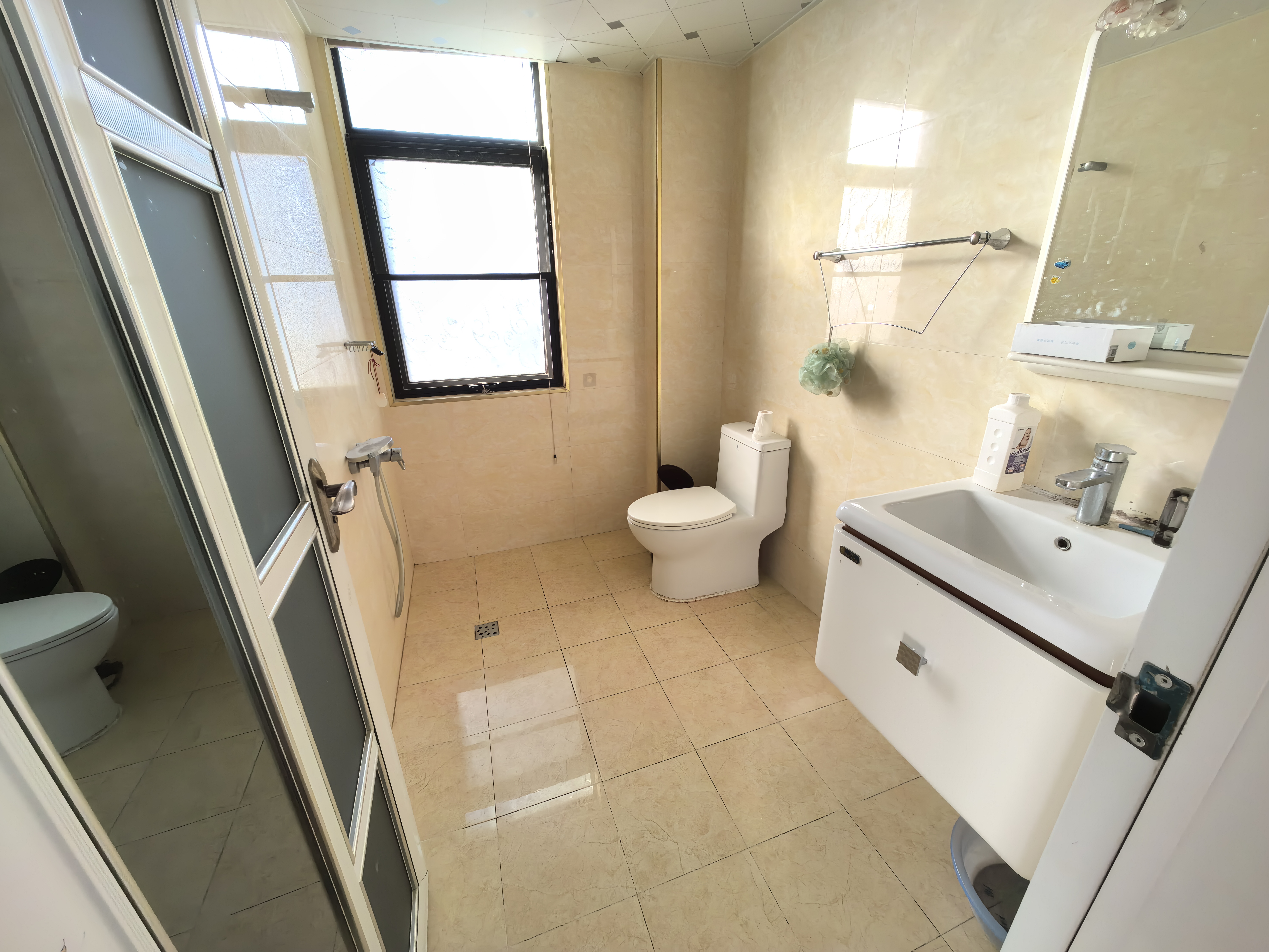 莱茵小镇  4室2厅2卫    42.8万室内图