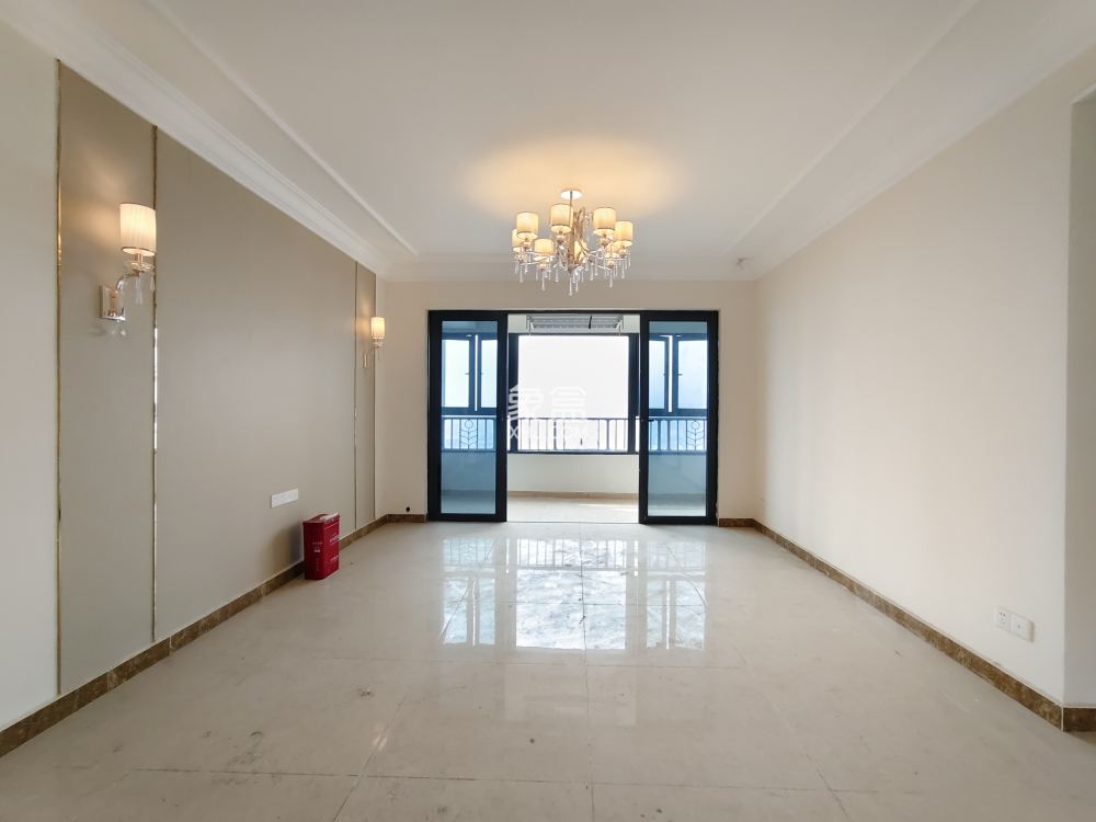 恒大御苑（恒大誉苑）  4室2厅2卫    78.0万