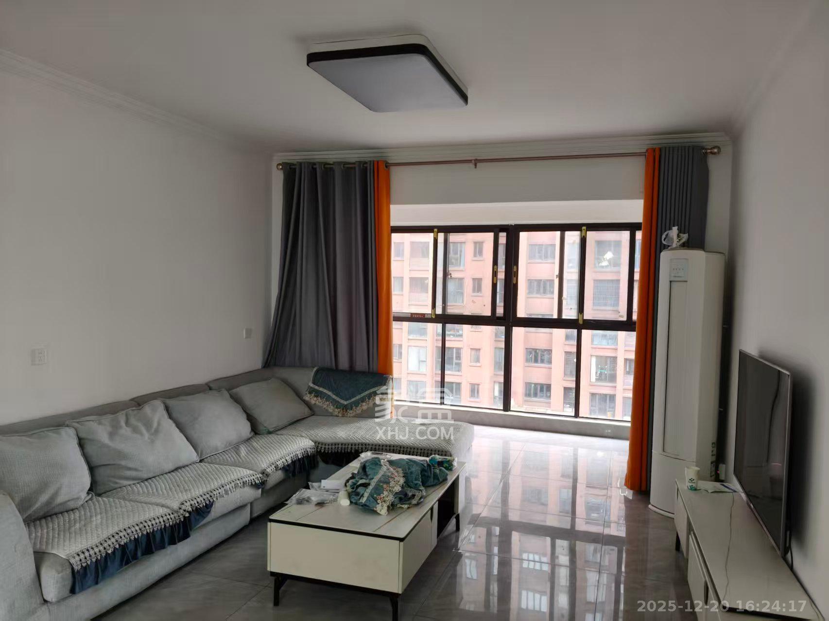 中冶中央公园  4室2厅2卫    3700.0元/月