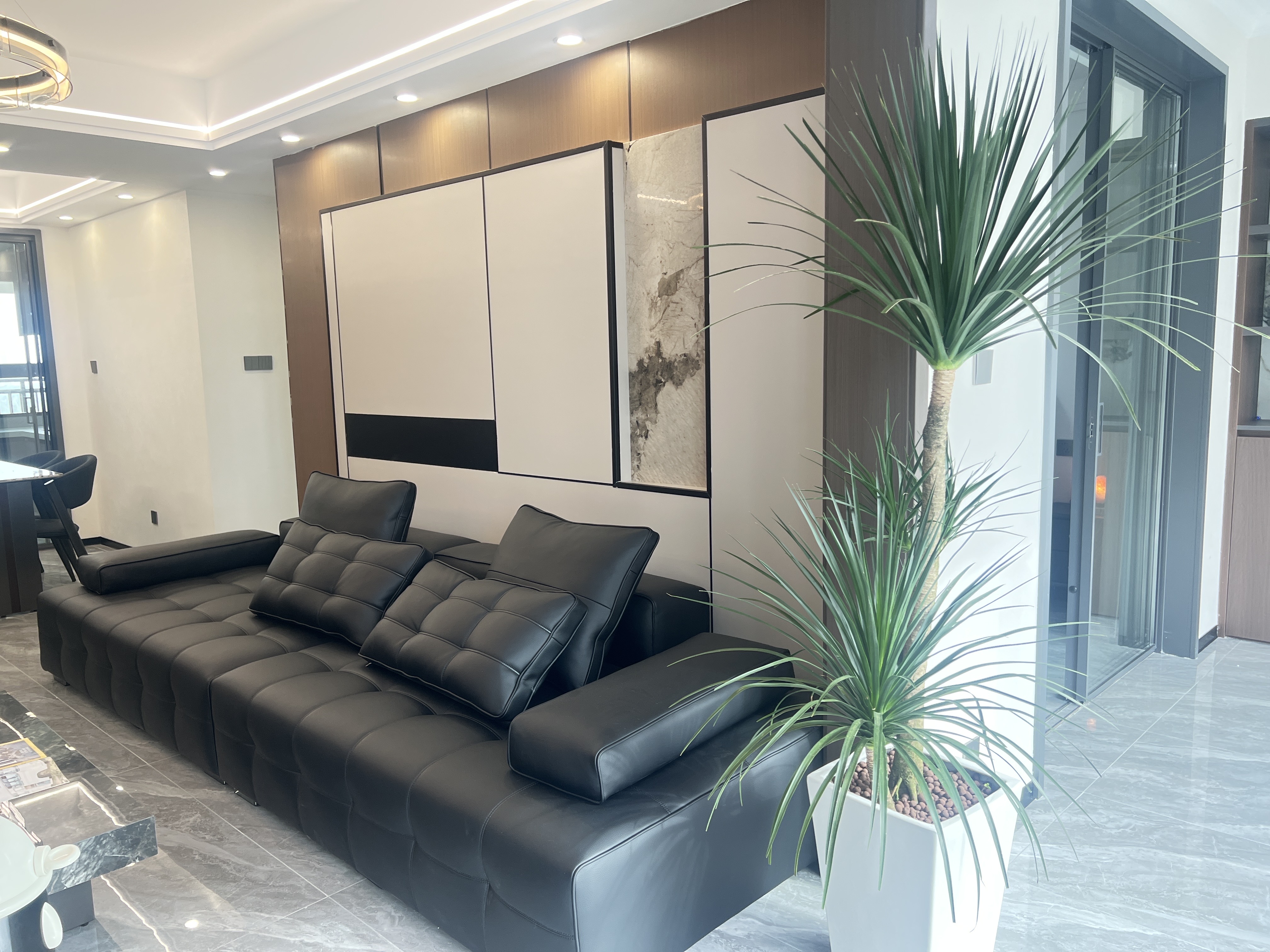 荣盛中央御府  3室2厅2卫    80.8万